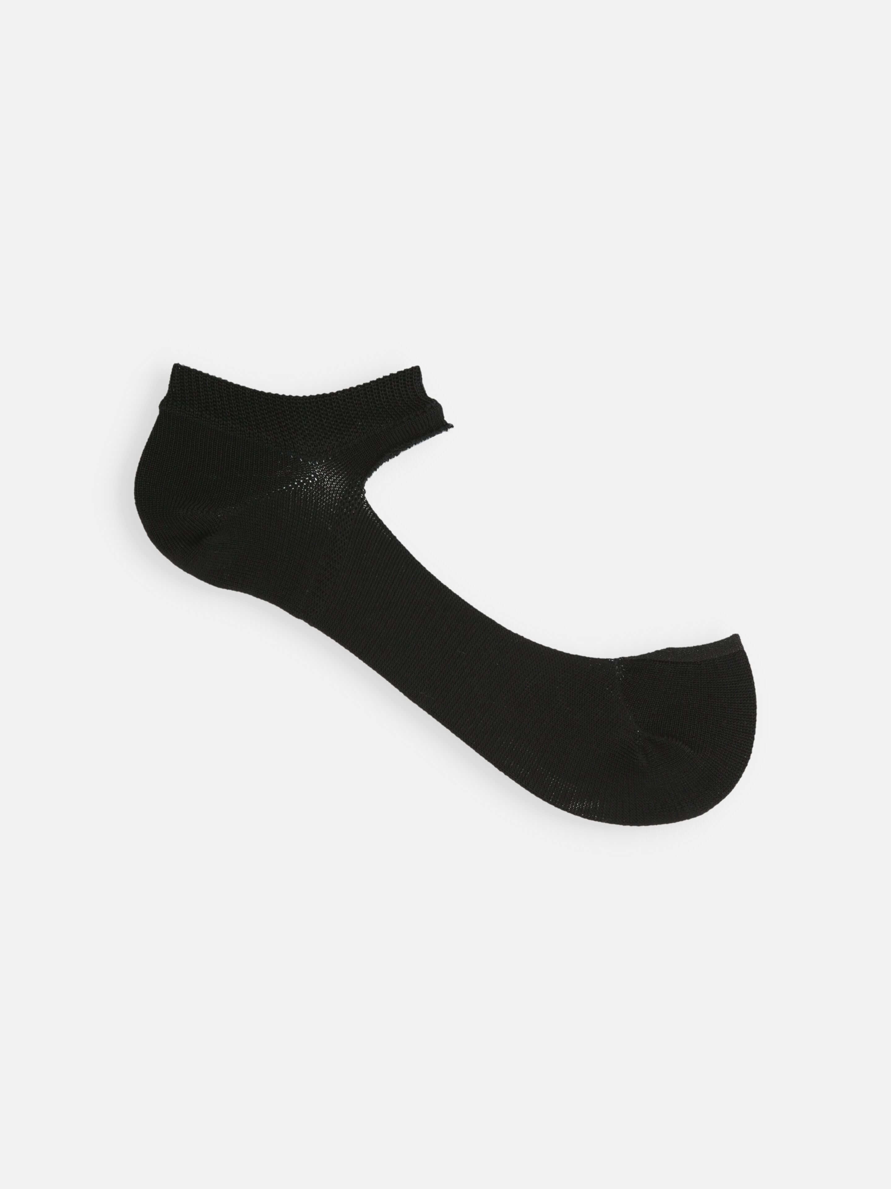 Tabio Sandal Type Sockette footsie in black with ankle strap, seamless design for comfort, ideal for sensitive skin.