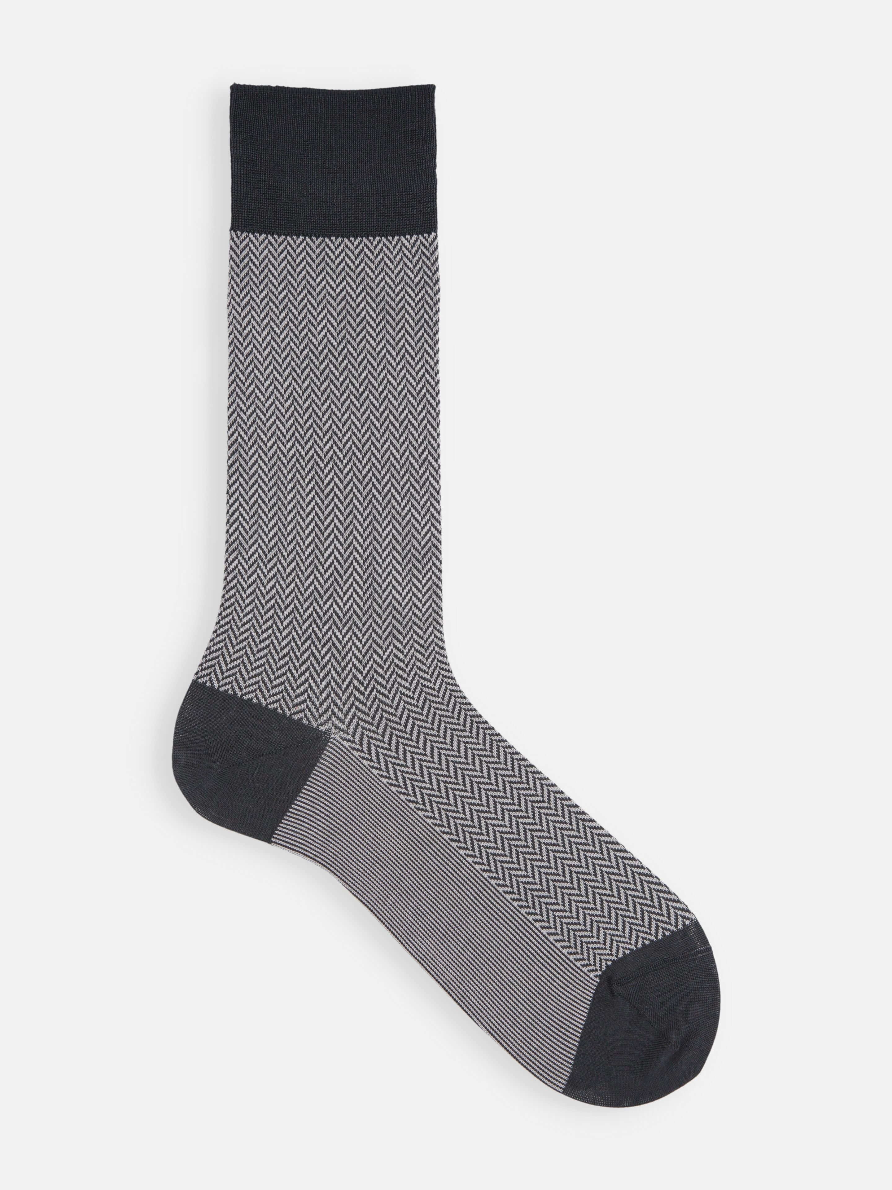 Tabio Herringbone Finest Supima Mid-Calf Socks in black/grey feature a jacquard herringbone design for a refined look.