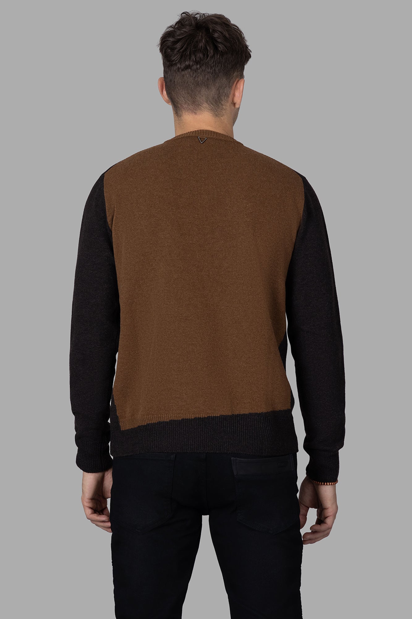 AION Color-block Sweater, product view 3