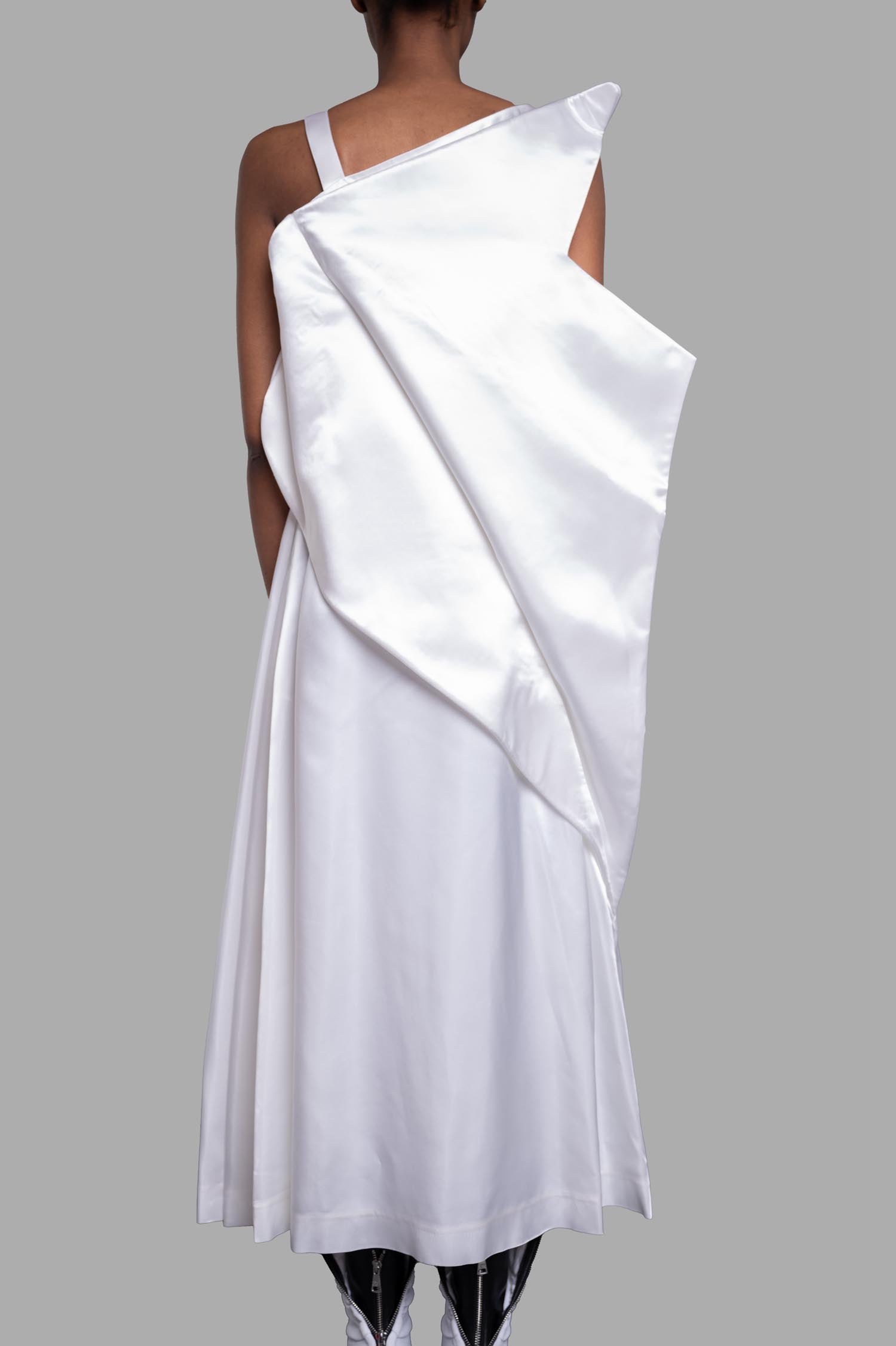 Noir Kei Ninomiya Asymmetric Dress in White product image