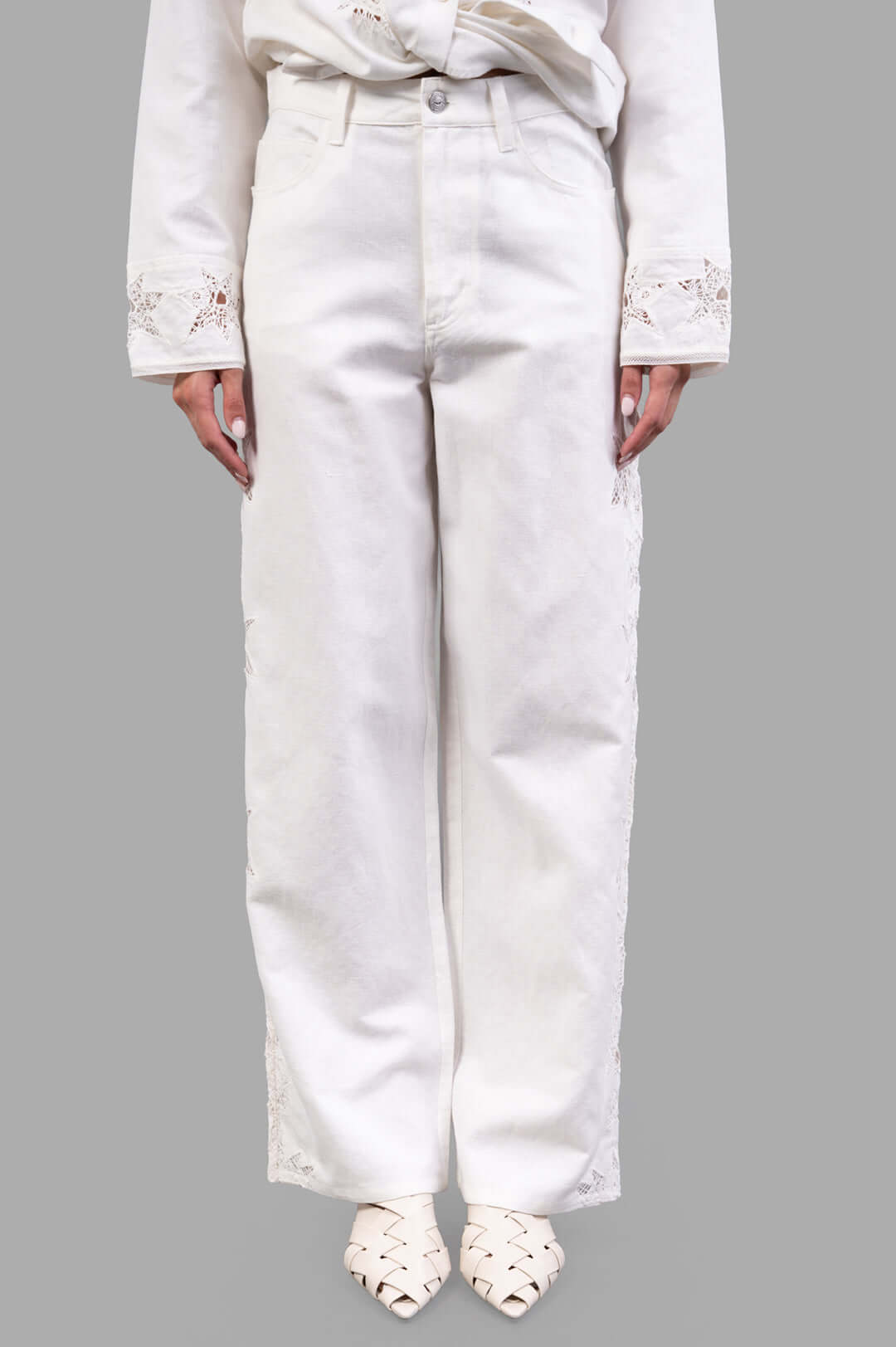 Zadig & Voltaire Elfy Cotton Wide-leg Pants, off-white, high-rise trousers with ankle-length silhouette, worn on model.