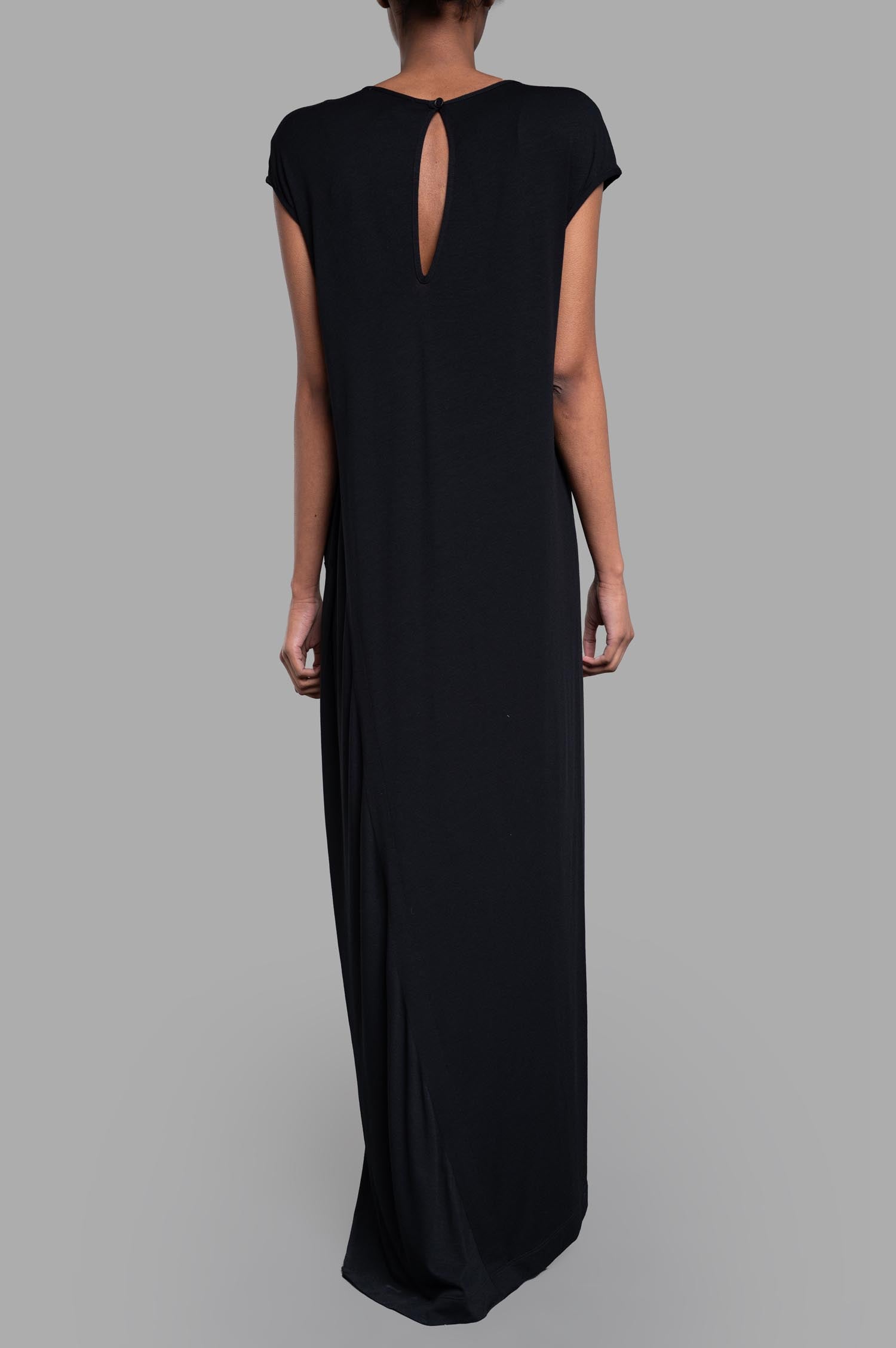 Gentry Portofino Paneled Column Dress in black, showcasing cap sleeves and a keyhole back detail in soft jersey fabric.