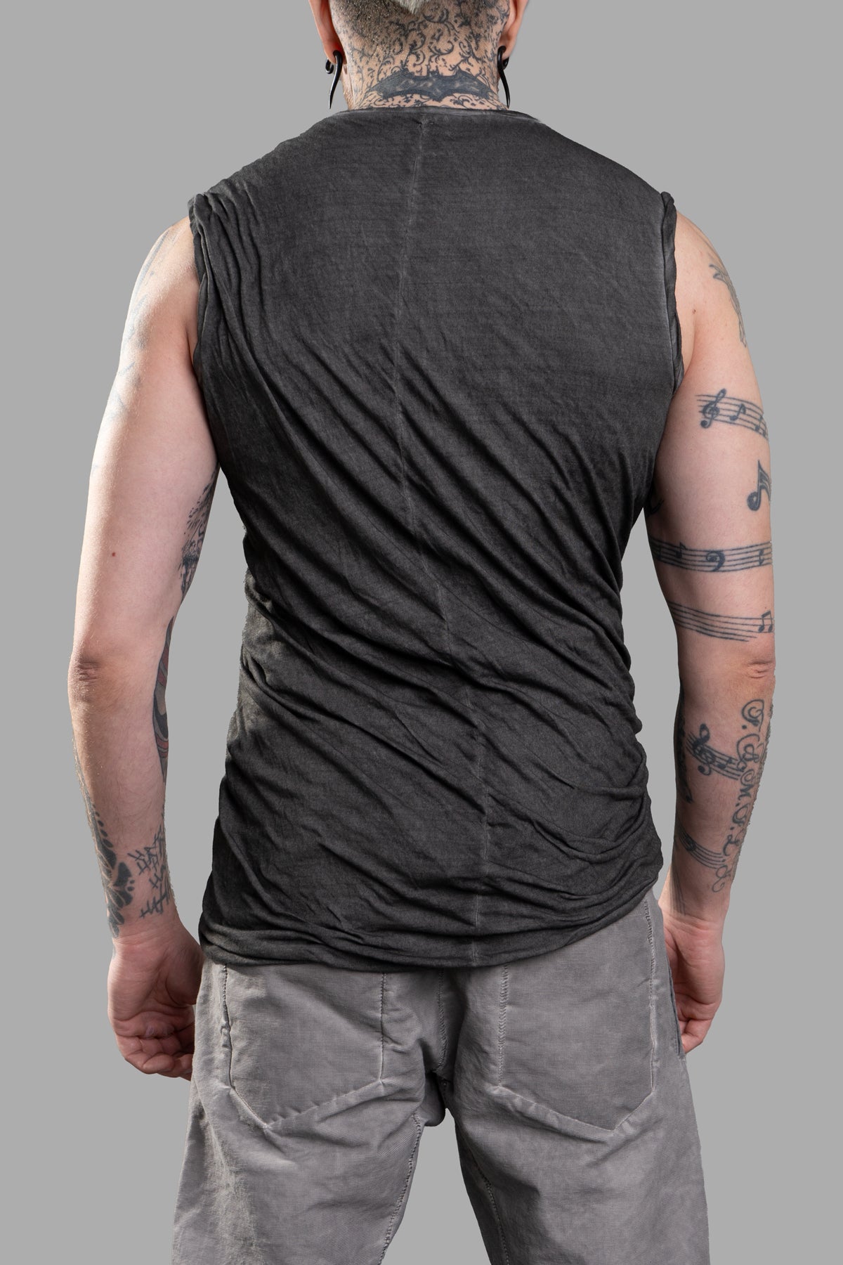 MD 75 Draped Tank Top in grey, showcasing the back view with a lightweight, textured fabric detail.