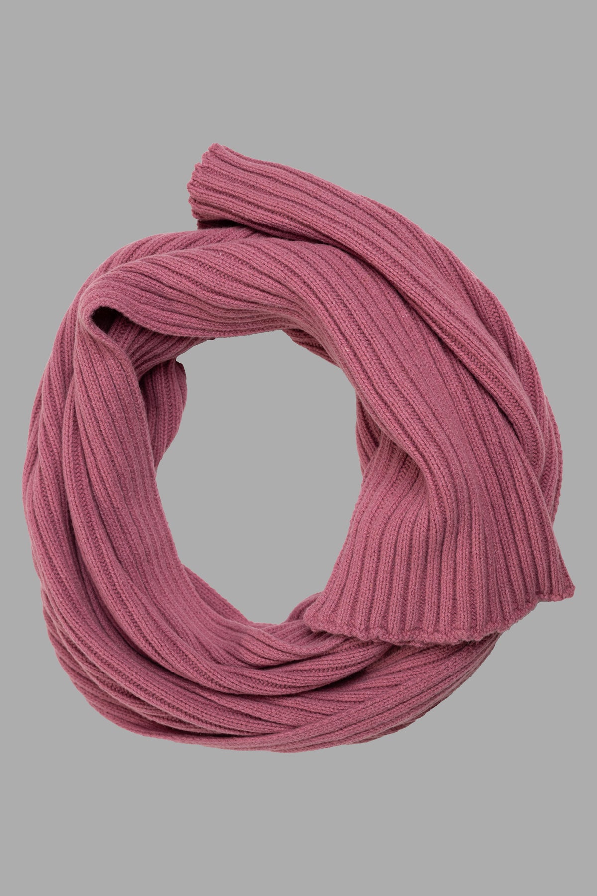 Rick Owens Ribbed Scarf, pink cashmere-wool blend, showing horizontal ribbed knit and soft texture, front view.