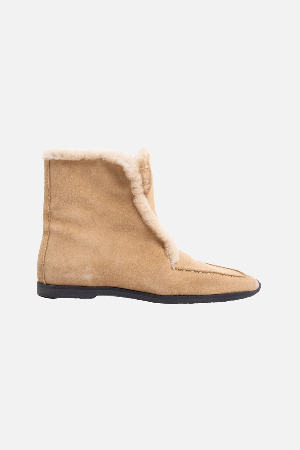 Pre-owned Toteme women’s ankle boots in tan, side view, elongated square toe and shearling-trim collar