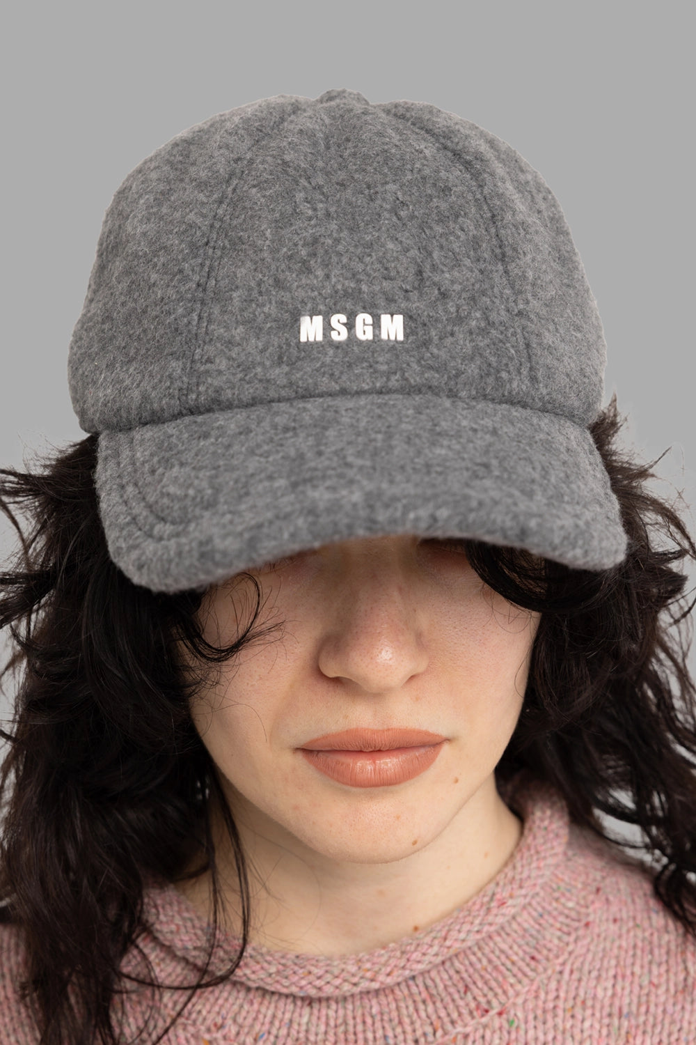 MSGM unisex baseball cap in anthracite, front view, embossed logo and felted bouclé texture.
