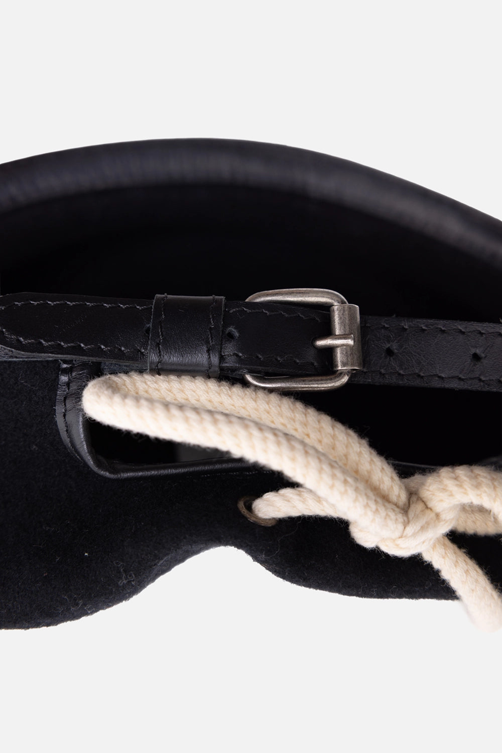 Pre-owned Sellam unisex beret in black, detail view, leather strap with metal buckle and white rope laces