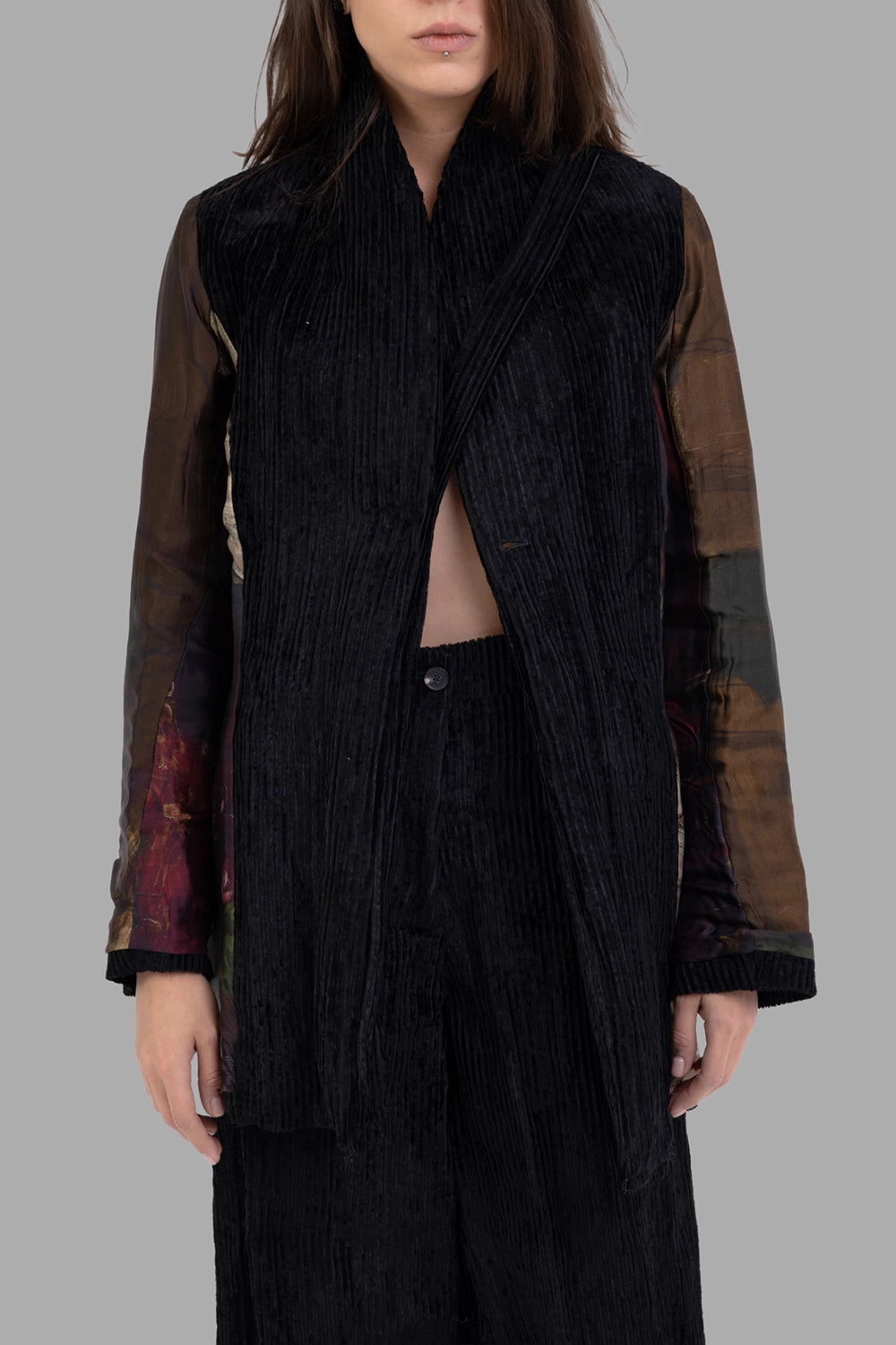 Masnada women blazer in black with multicolor print, front view, reversible sleeves shown