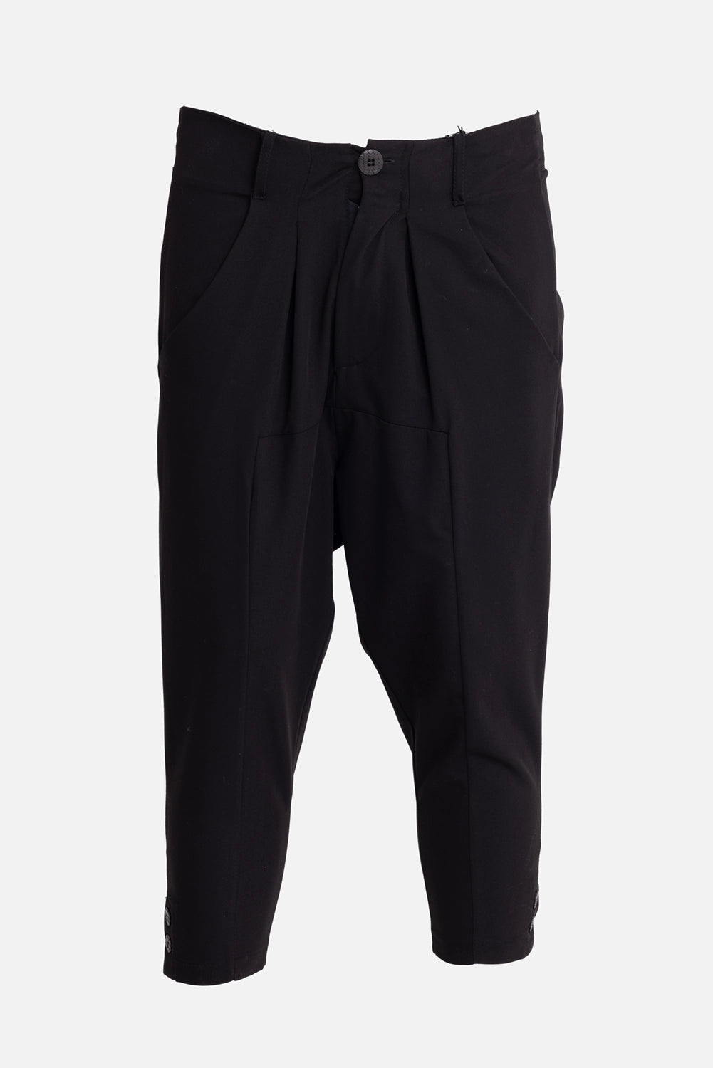 La Haine Inside Us men's capri trousers in black, front view, pleated waist and angled pockets