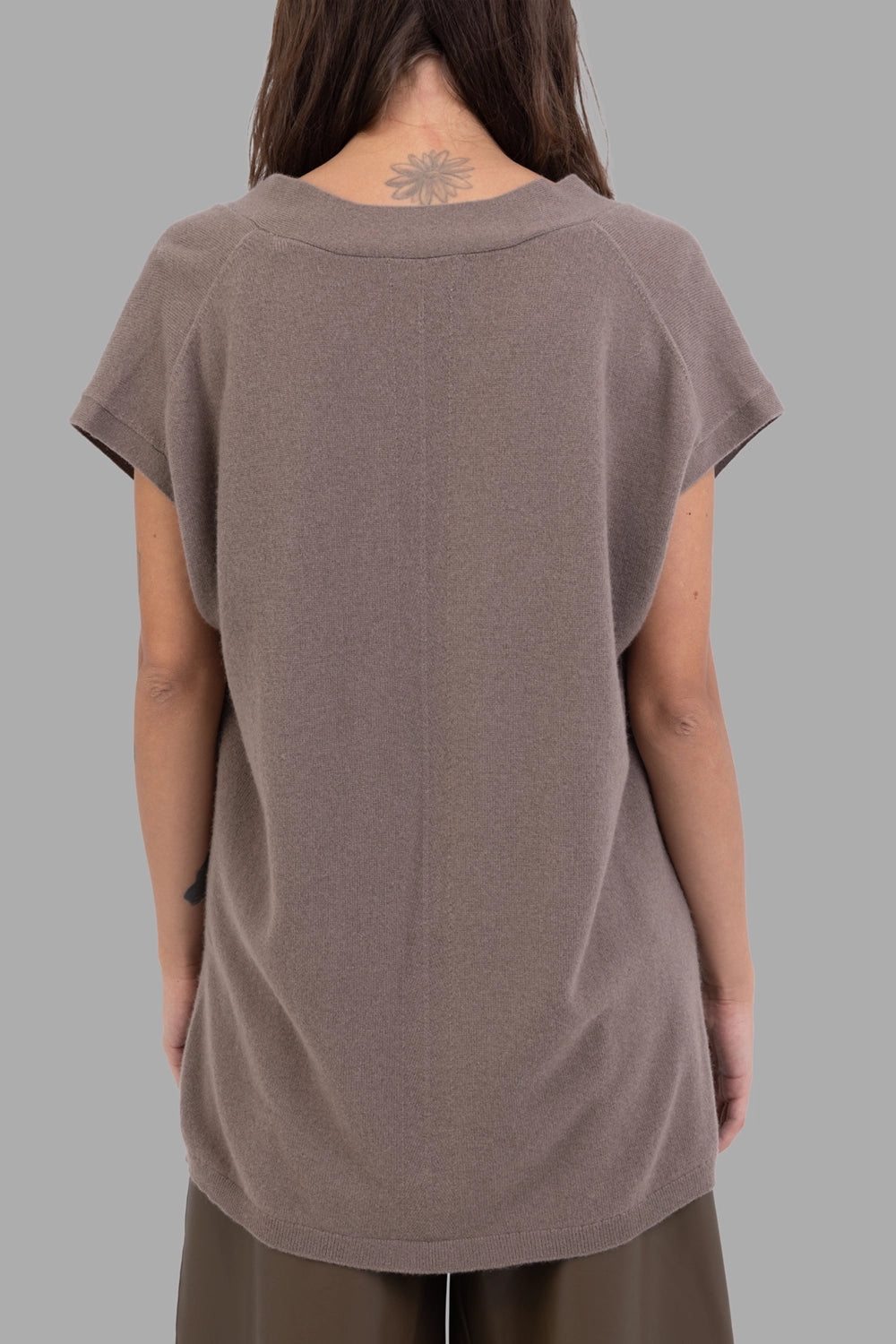 Joseph women cashmere vest in Mushroom, back view, centre back pintuck seam and soft knit