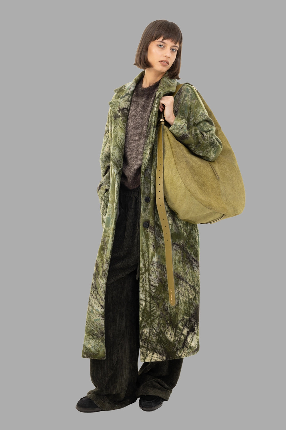 Avant Toi women cashmere coat in Brughiera, on-model full length, abstract print and notch lapels.