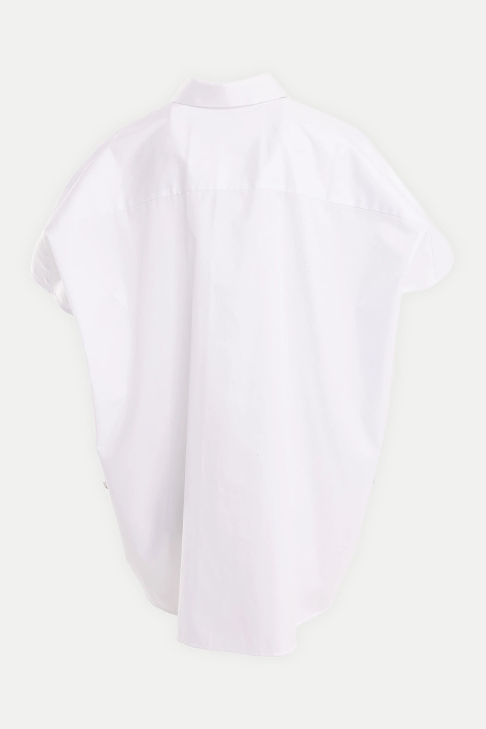 Torisheju women's cotton shirt in white, back view with curved yoke seam and wide sleeves