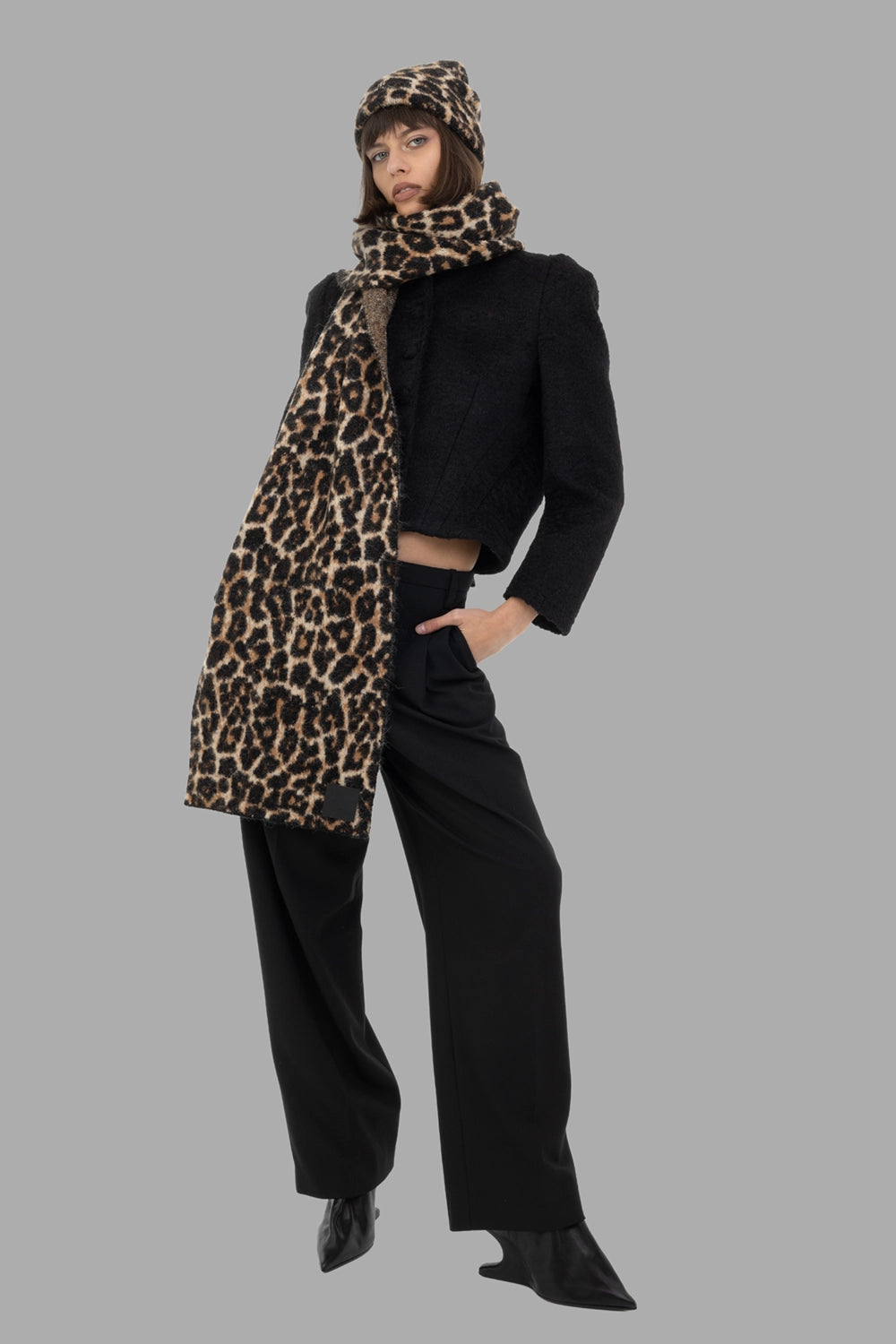 Des Phemmes women fitted hunter jacket in Noir, on-model full length, rounded collar and covered buttons