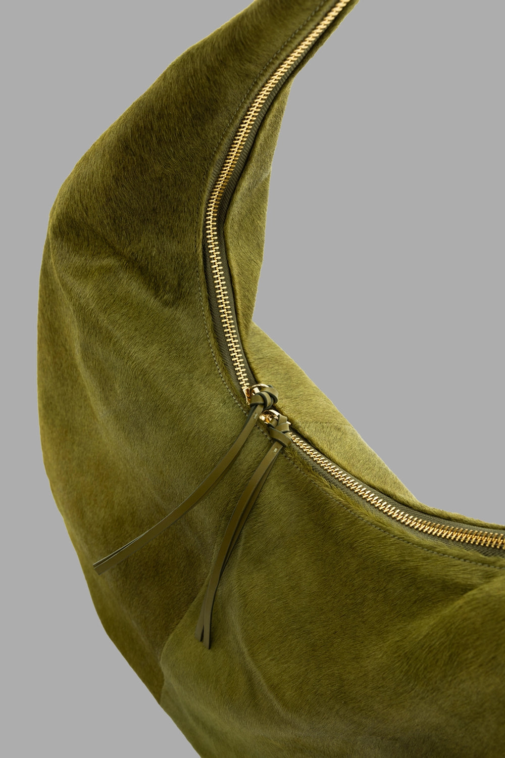 Des Phemmes women large hobo bag in Olive, hardware close-up, gold zipper with twin pullers