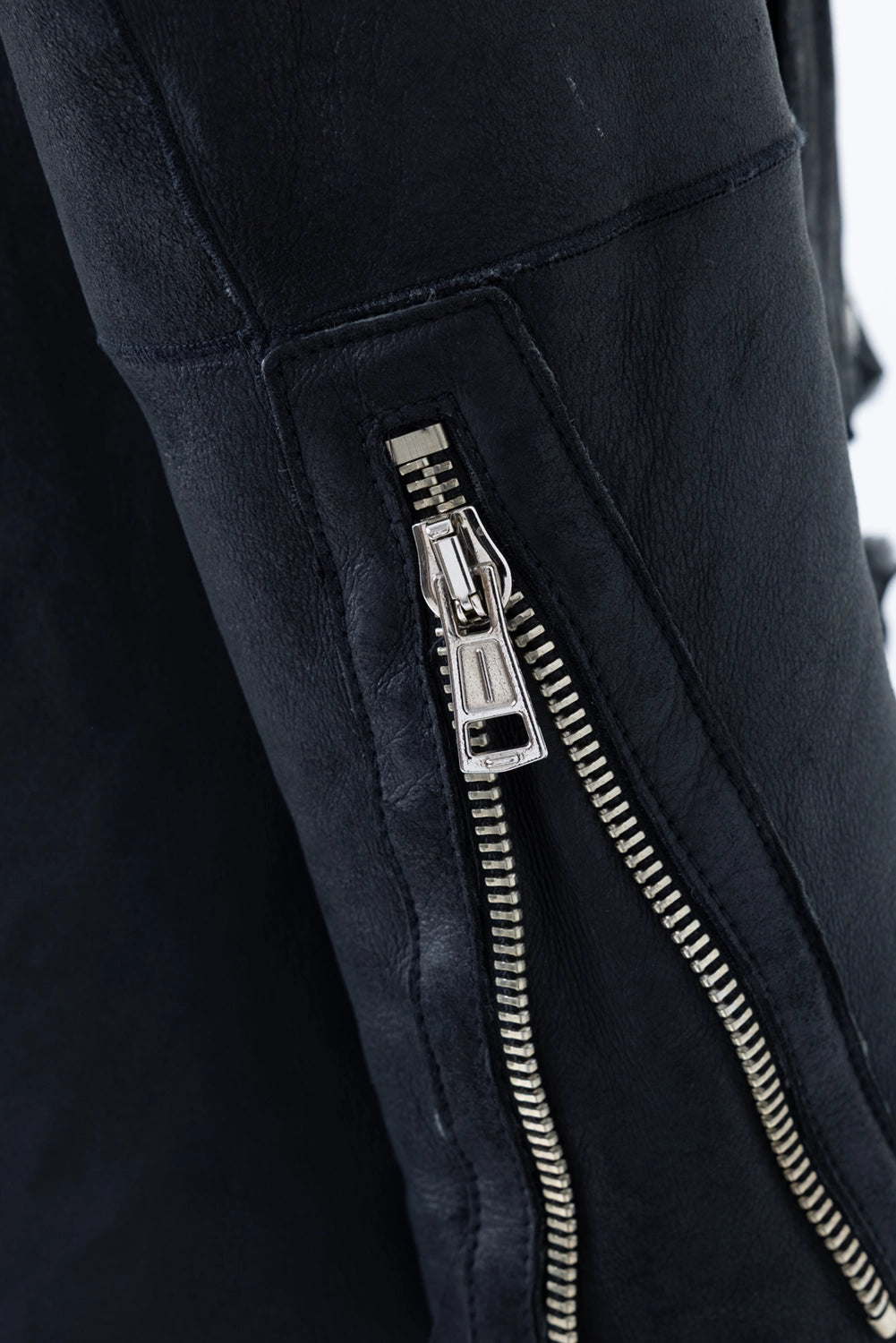 Pre-owned Ann Demeulemeester men's leather jacket in black, cuff detail view, silver-tone zip closure