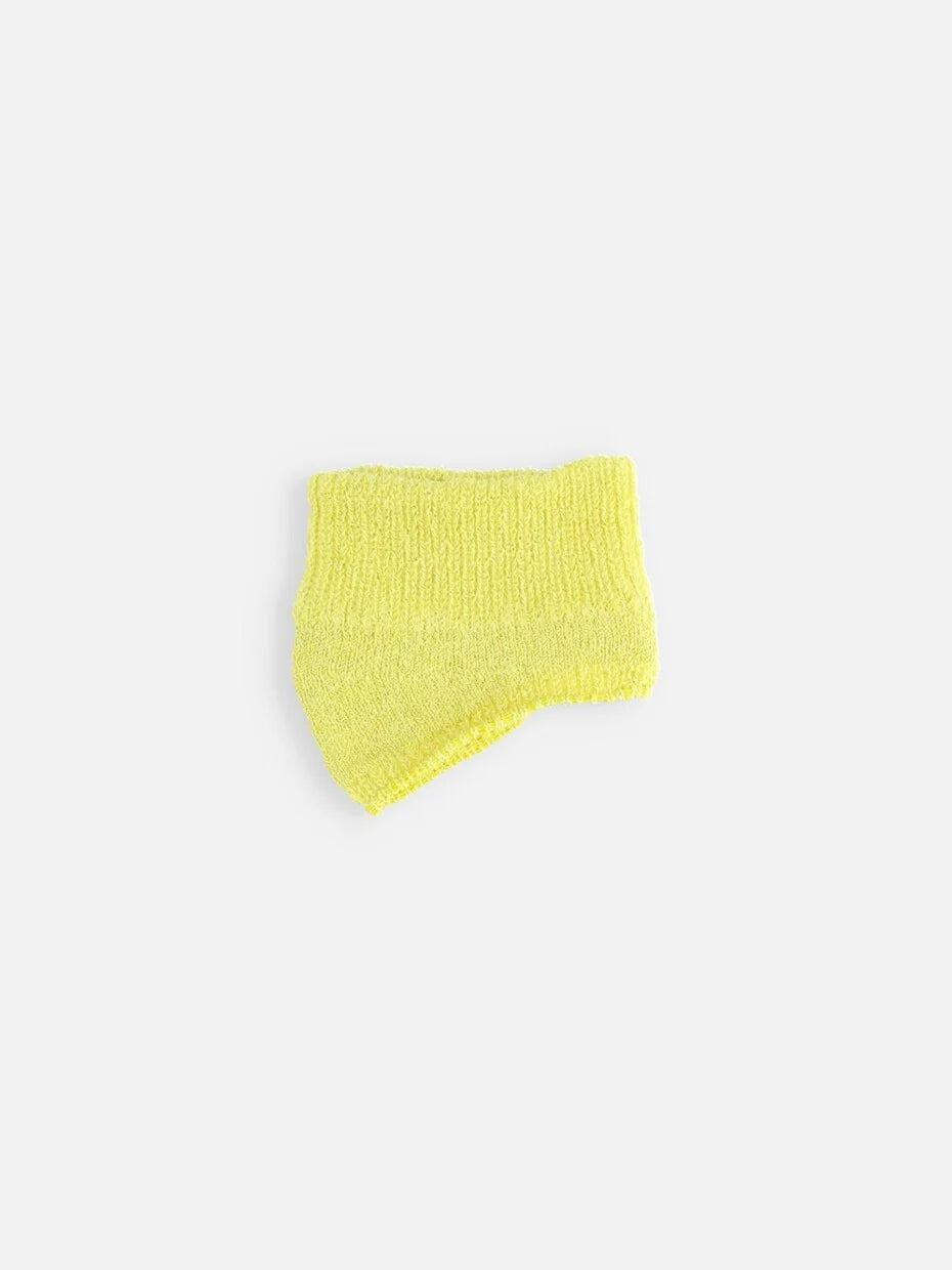 Tabio Linen Plain Toe Band in vibrant yellow, showcasing soft linen texture to enhance sandal comfort and reduce rubbing.