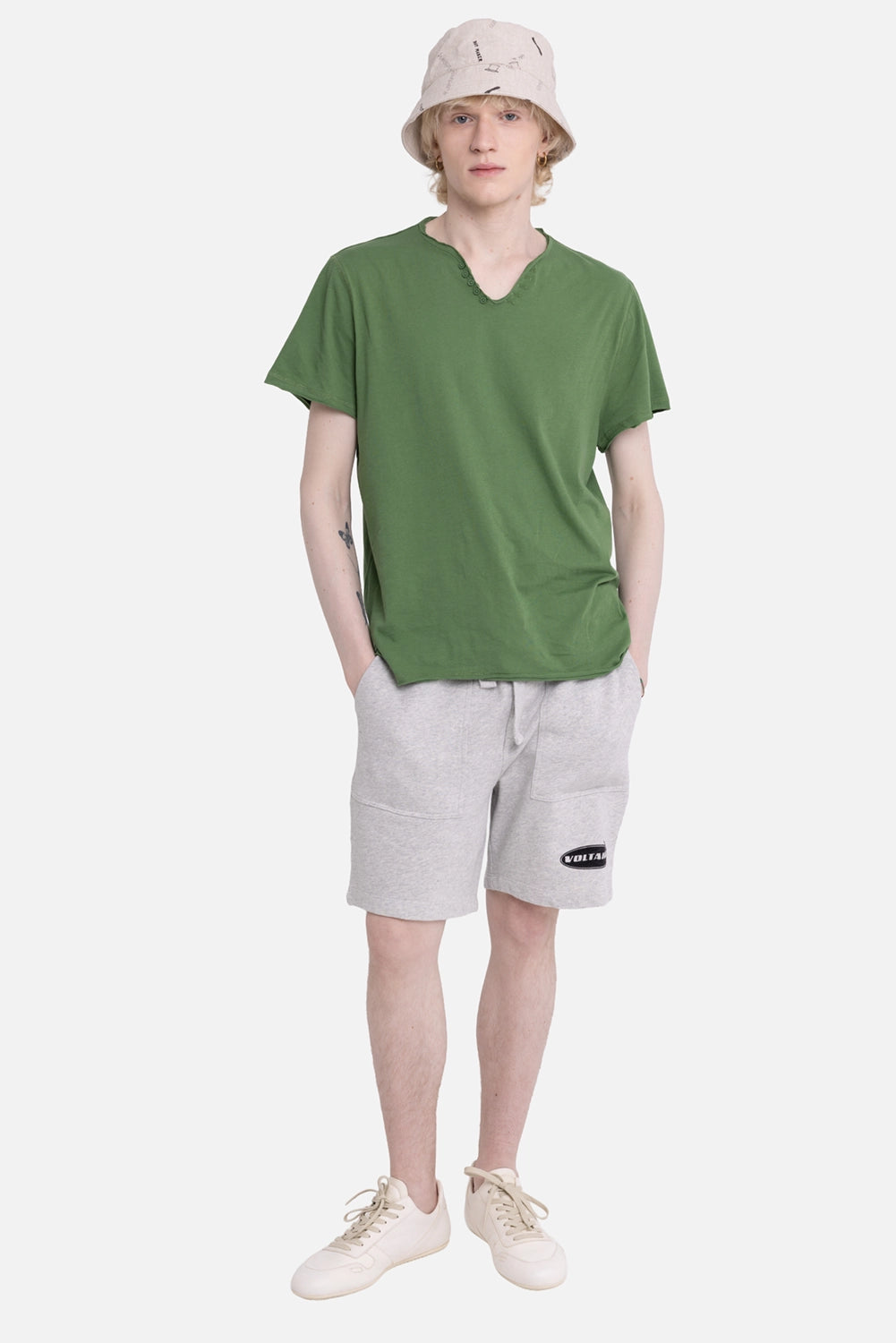 Zadig&Voltaire men's Henley T-shirt in green verbena, on-model full-length, short sleeves and open collar