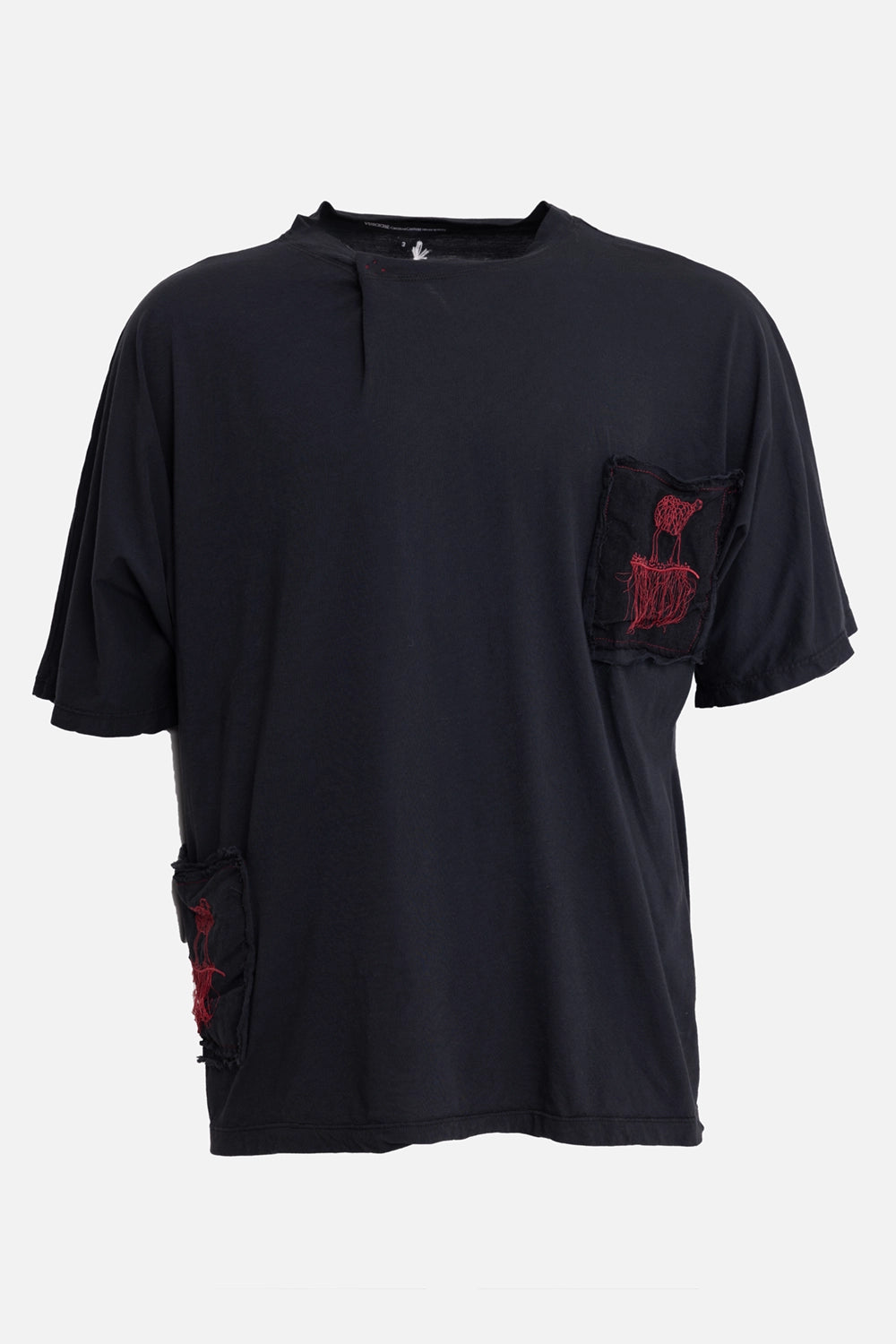 Vuscichè men's patched T-shirt in black, front view, red embroidery patches and off-centre neck slit