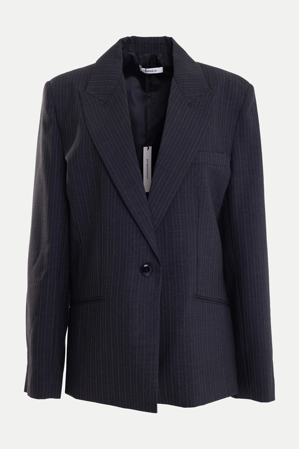 Torishéju women's blazer in black, front view, peak lapels with chest welt pocket and single button