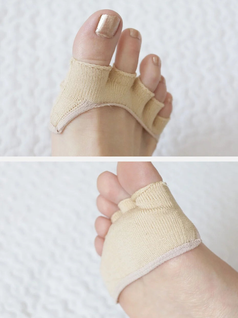 Tabio Plain Open Toe Band in beige, highlighting its breathable fabric and sleek design for all-day freshness and comfort.