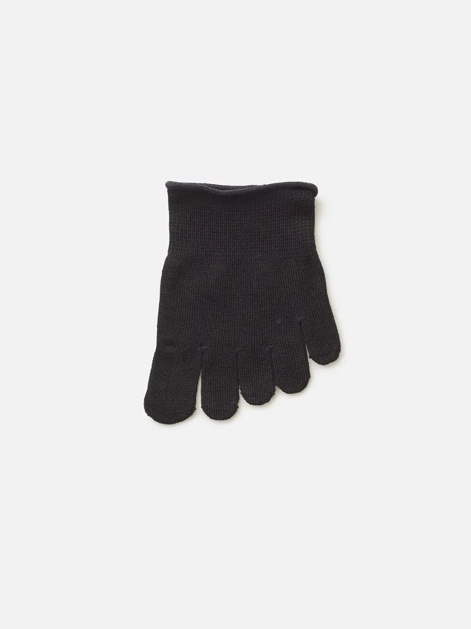 Tabio Silk 5-Toes Half Cover in black, detail view. Soft silk material for moisture control, perfect under socks or tights.