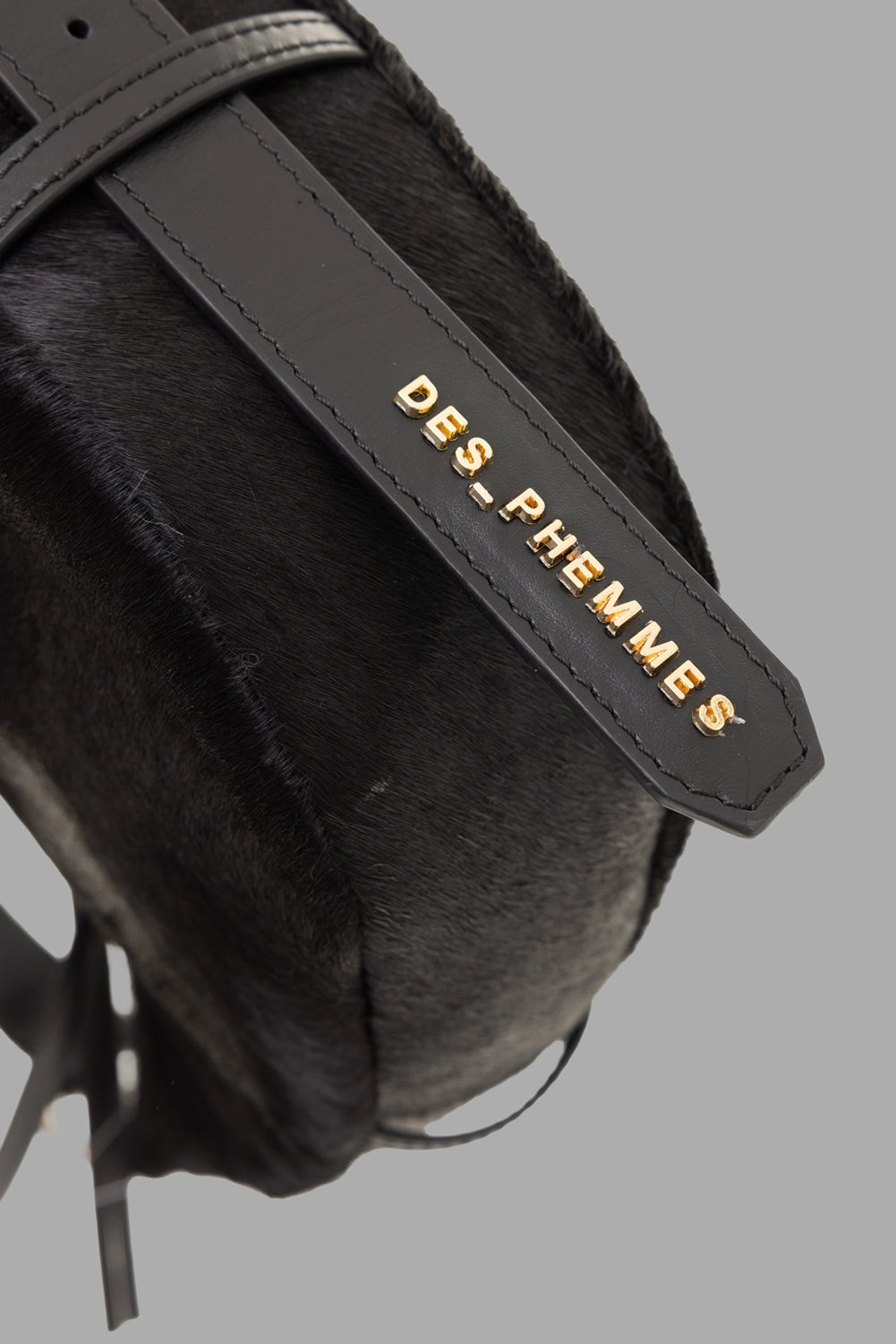 Des Phemmes women small hobo bag in Noir, hardware close-up, gold buckle and zip pull