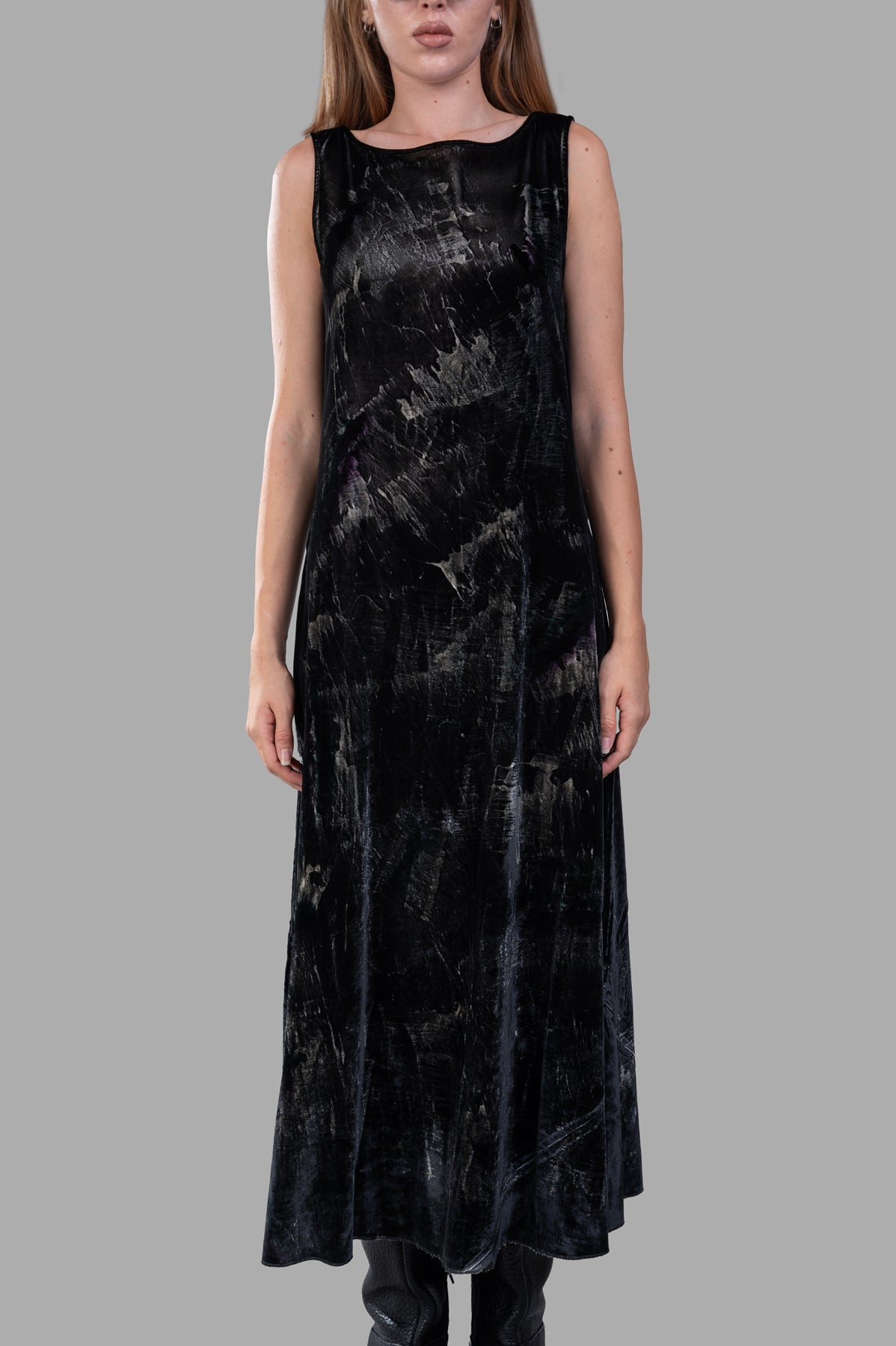 Avant Toi Velvet Maxi Dress showcased on model, featuring luxurious black fabric with a soft texture and elegant sleeveless.
