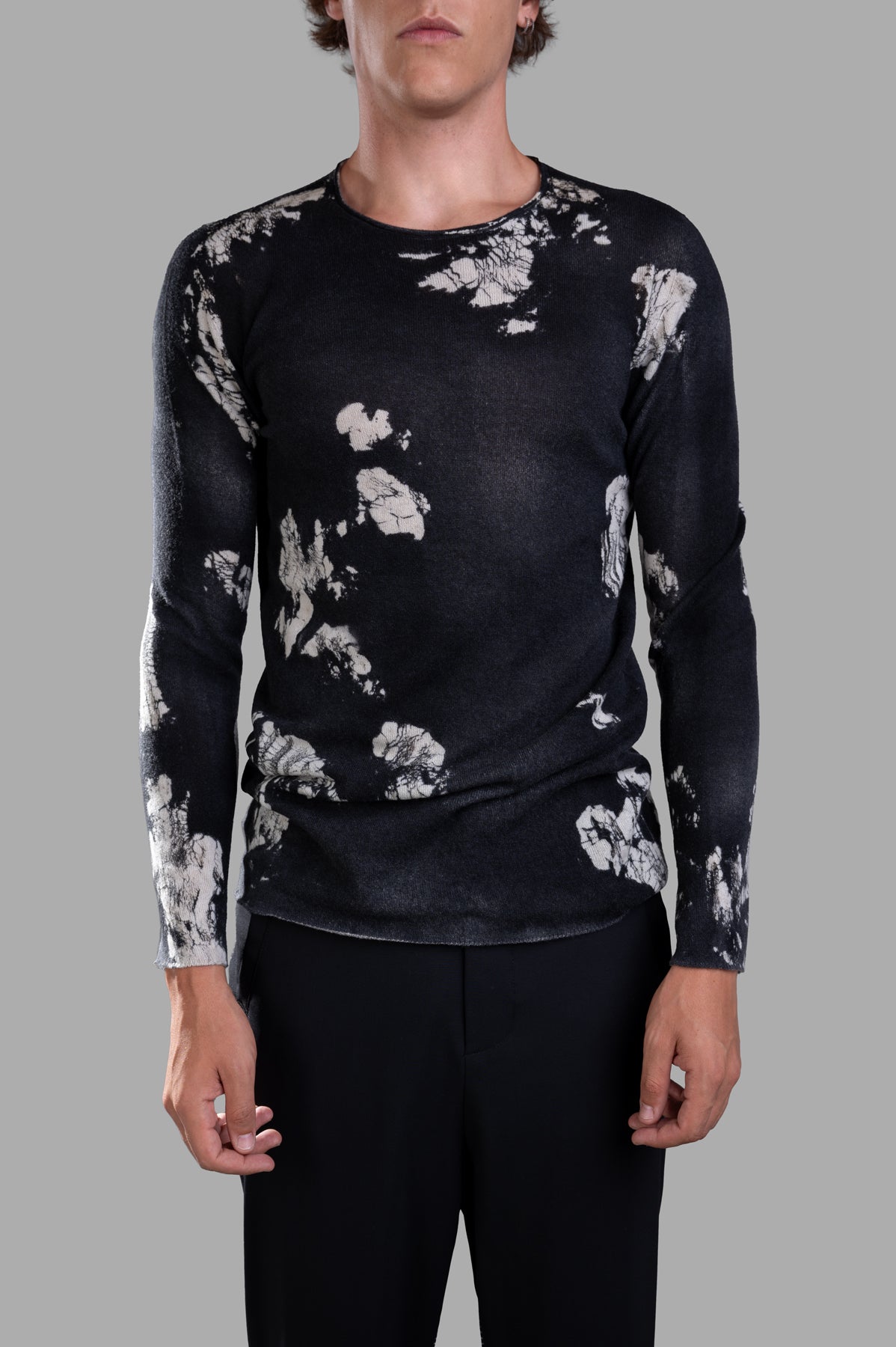 Avant Toi Web-print Jumper in black, showcasing premium cashmere, rounded neckline, and unique design details on model.