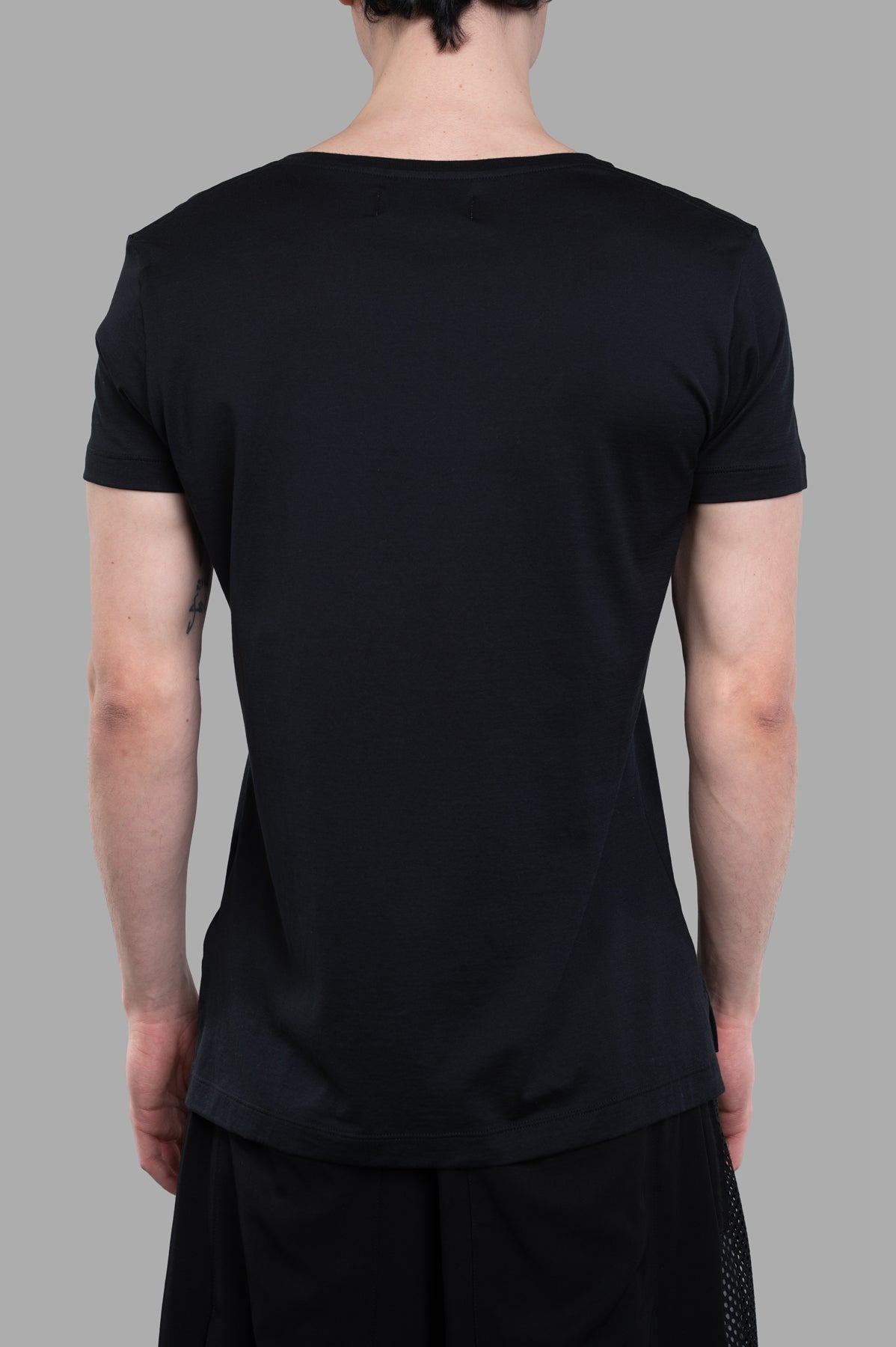 Vivienne Westwood Orb-print Logo T-shirt, showcasing the black back view with short sleeves, crafted from 100% cotton.