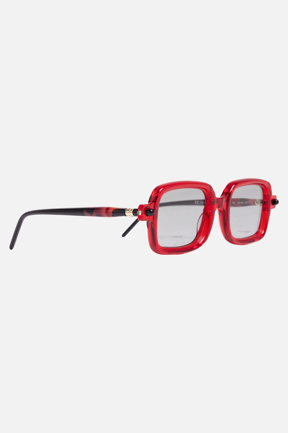 Kuboraum unisex square sunglasses in ruby, 3/4 view, Havana red and black temples