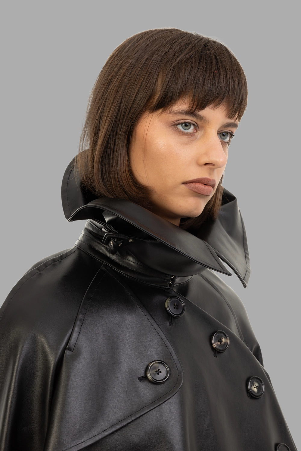A.W.A.K.E. MODE women's trench jacket in black, collar detail, high stand collar with adjustable strap