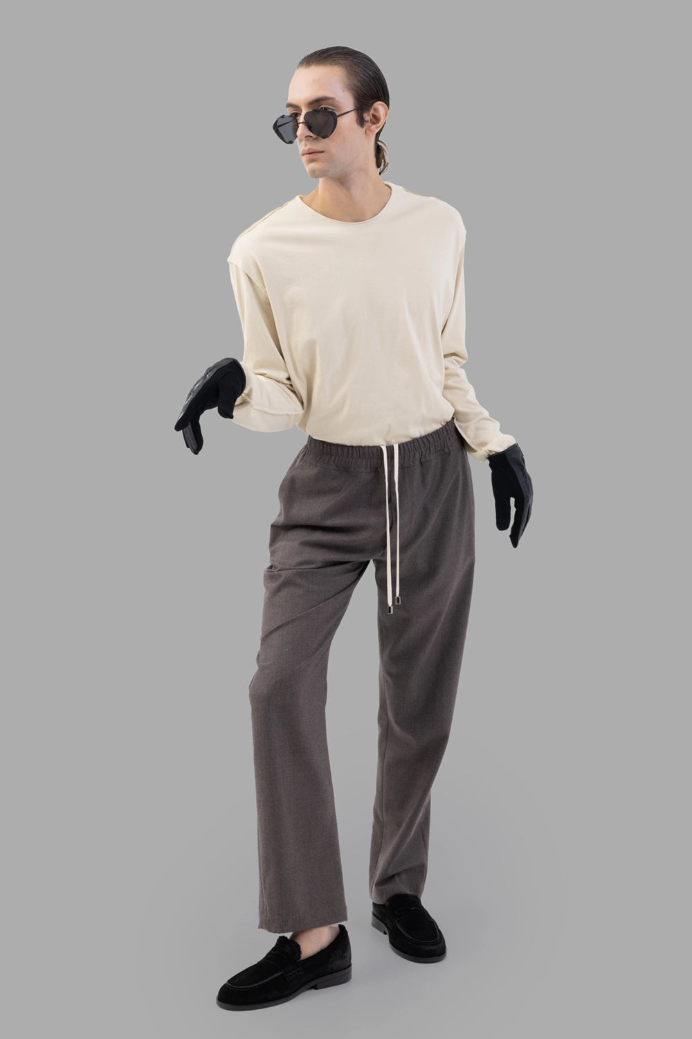 AION jogger trousers in tortora, on-model full length, elastic waist with long drawstrings