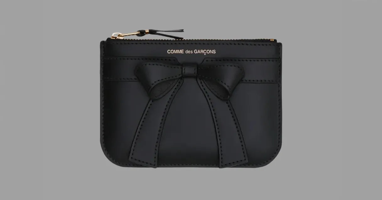 「美品」 COMME des GARCONS Wallet Comme des Garçons Huge Logo Red 2-Zip Wallet – LACMA Store