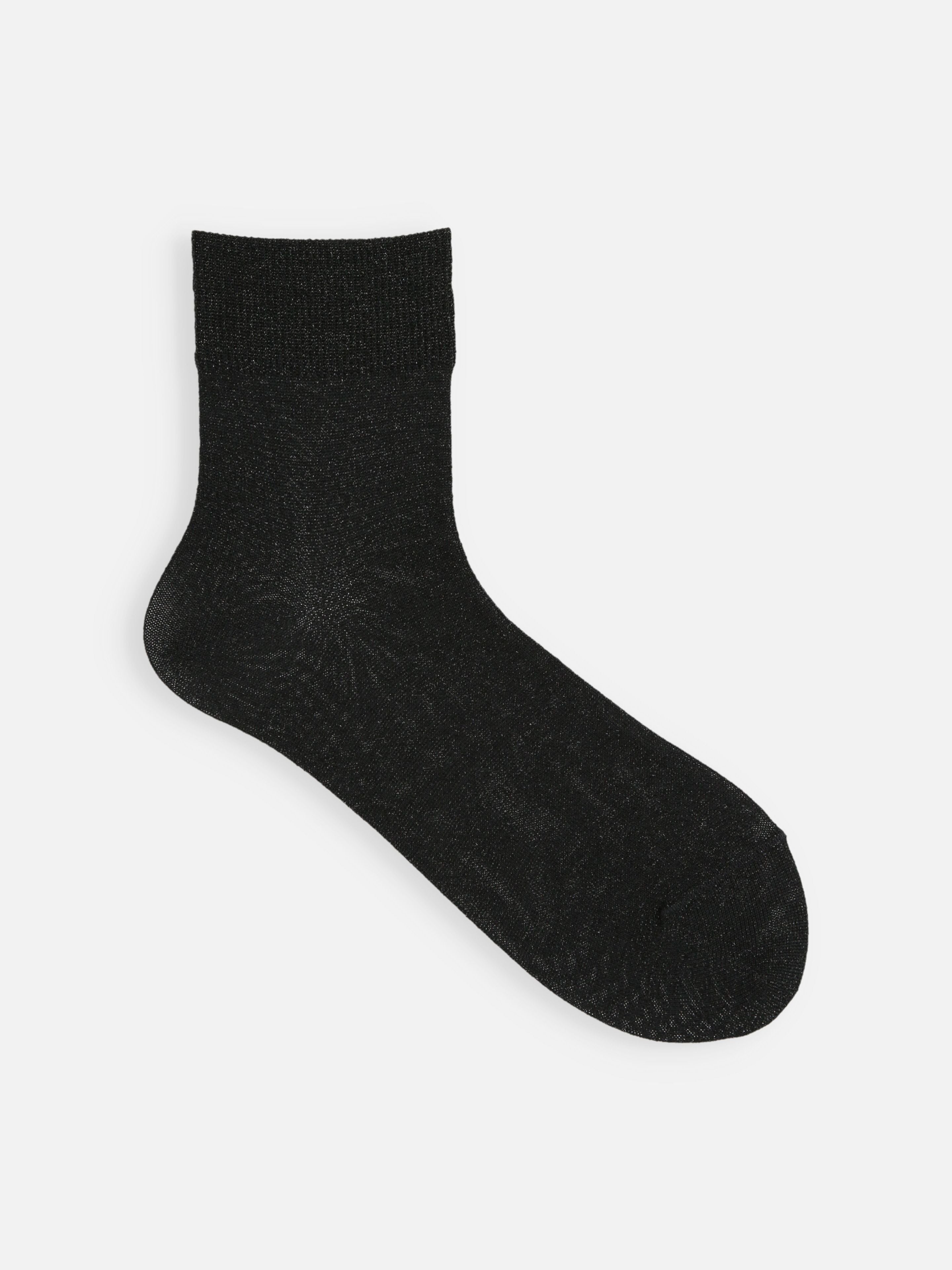 Tabio Sparkly Ankle Socks, black glitter, side view. Elegant and versatile, ideal for adding sparkle to any outfit.