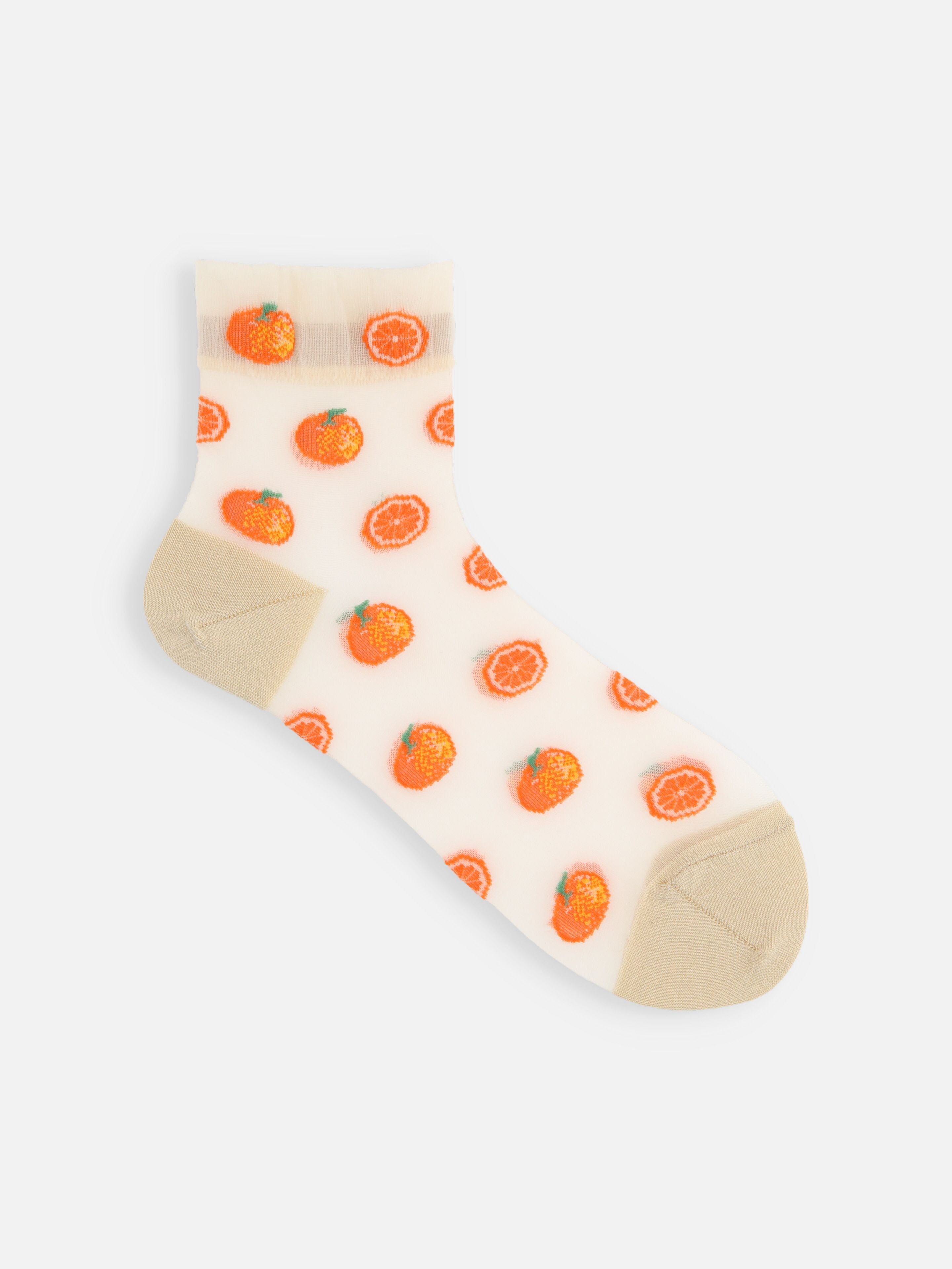 Tabio. Tulle Orange Pattern Ankle Socks with vibrant orange motifs, featuring breathable toes and heels. Ideal for summer.