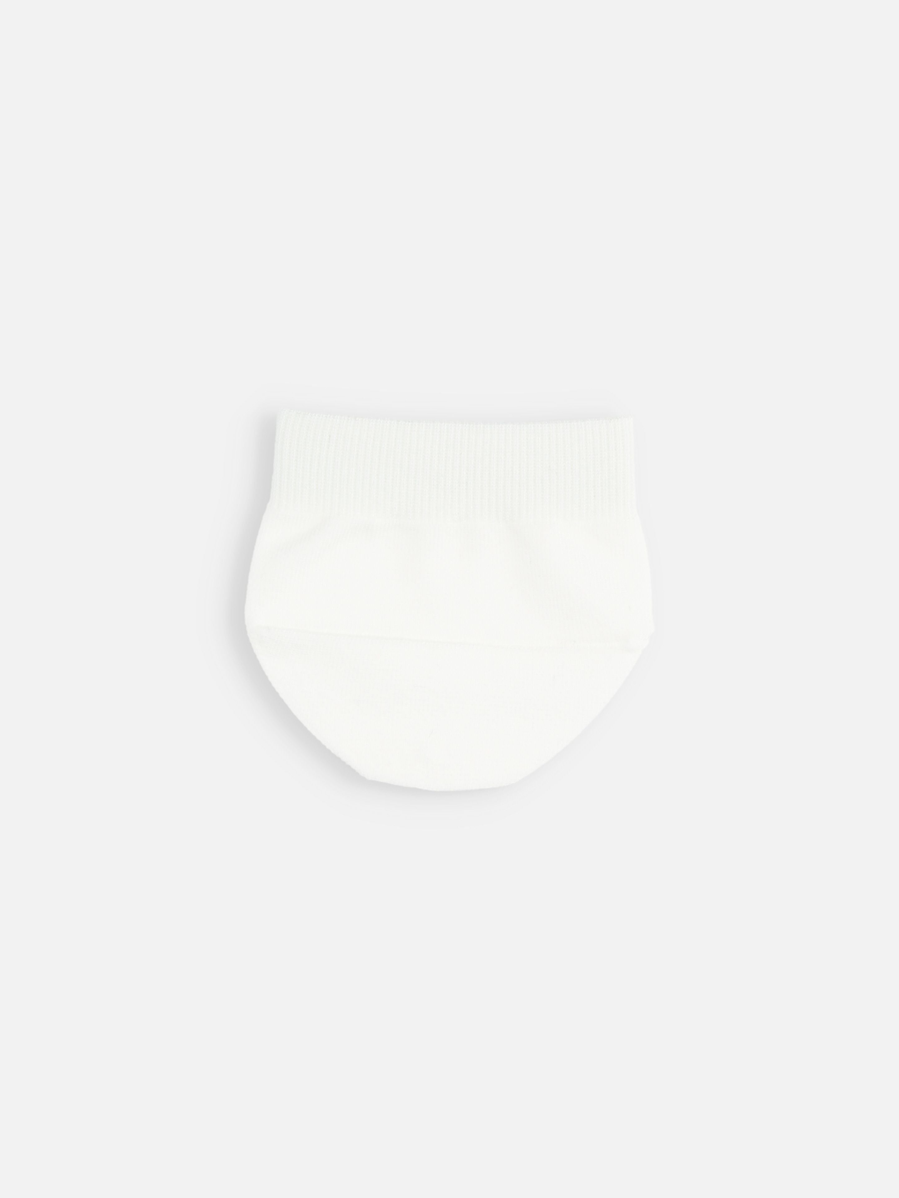 Tabio Plain Toe Cover in white, front view. Soft, wide elastic design prevents slipping, ideal for Sabo or pumps.
