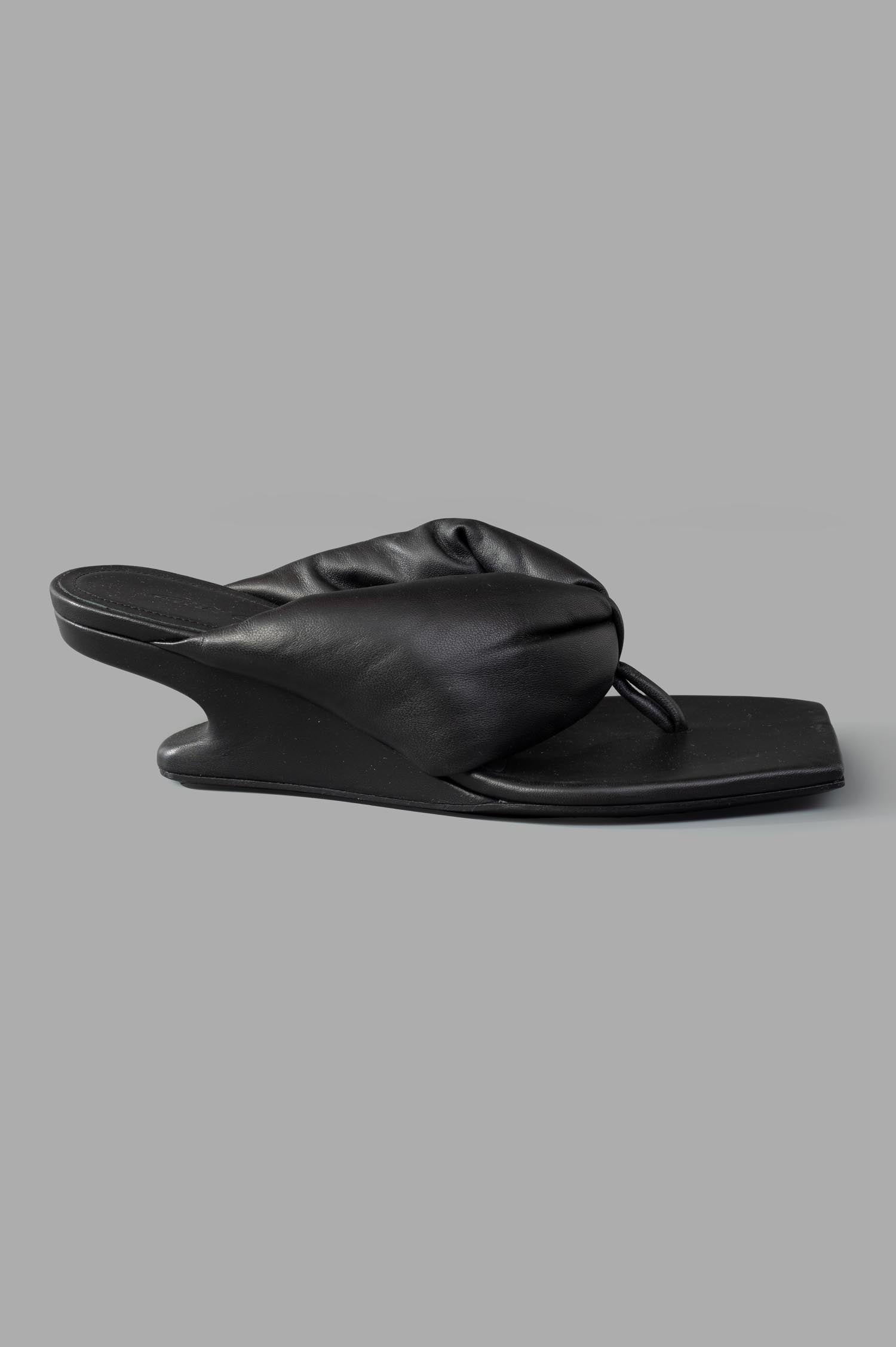 Rick Owens Hollywood Thong Cantilever sandal side view, black leather with square toe and 4.5 cm cantilever heel.