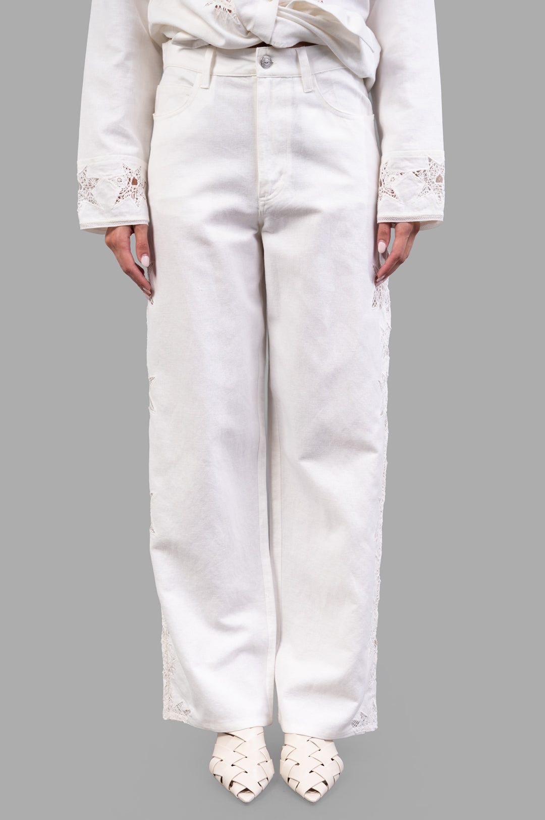Zadig & Voltaire Elfy Cotton Wide-leg Pants, off-white, high-rise trousers with ankle-length silhouette, worn on model.