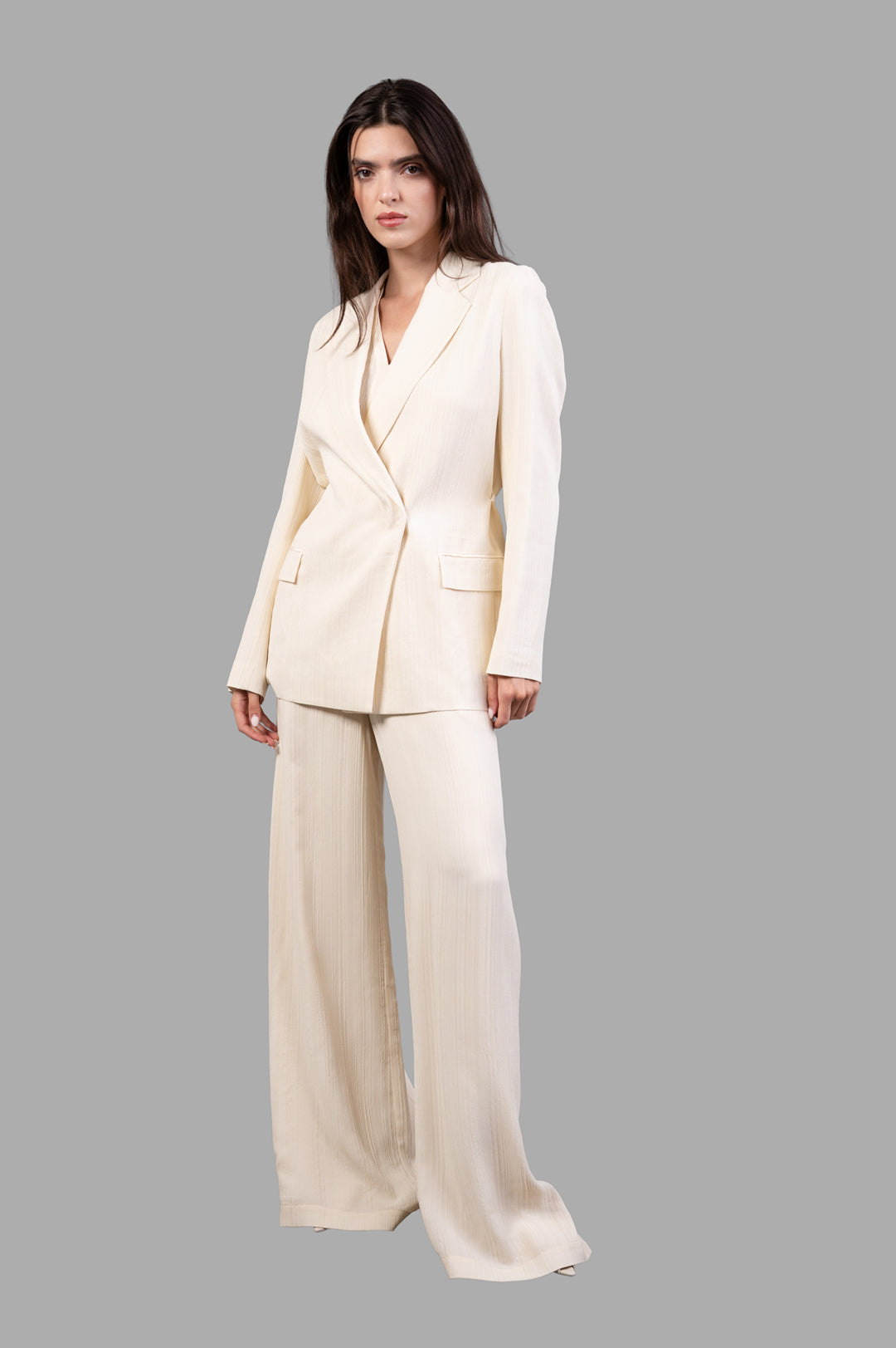 Joseph Amelot Pleat Jacquard Blazer, front view, on-model in cream, showcasing elegant tailored fit.