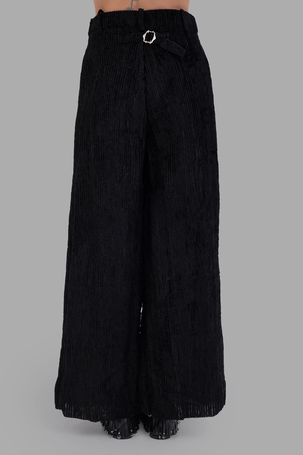Pleated velvet-effect wide-leg trousers