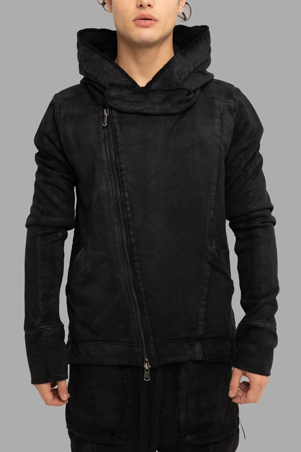 MD75 men’s asymmetric-zip hoodie in black leather effect, front view, two-way off-center zip and extended cuffs.