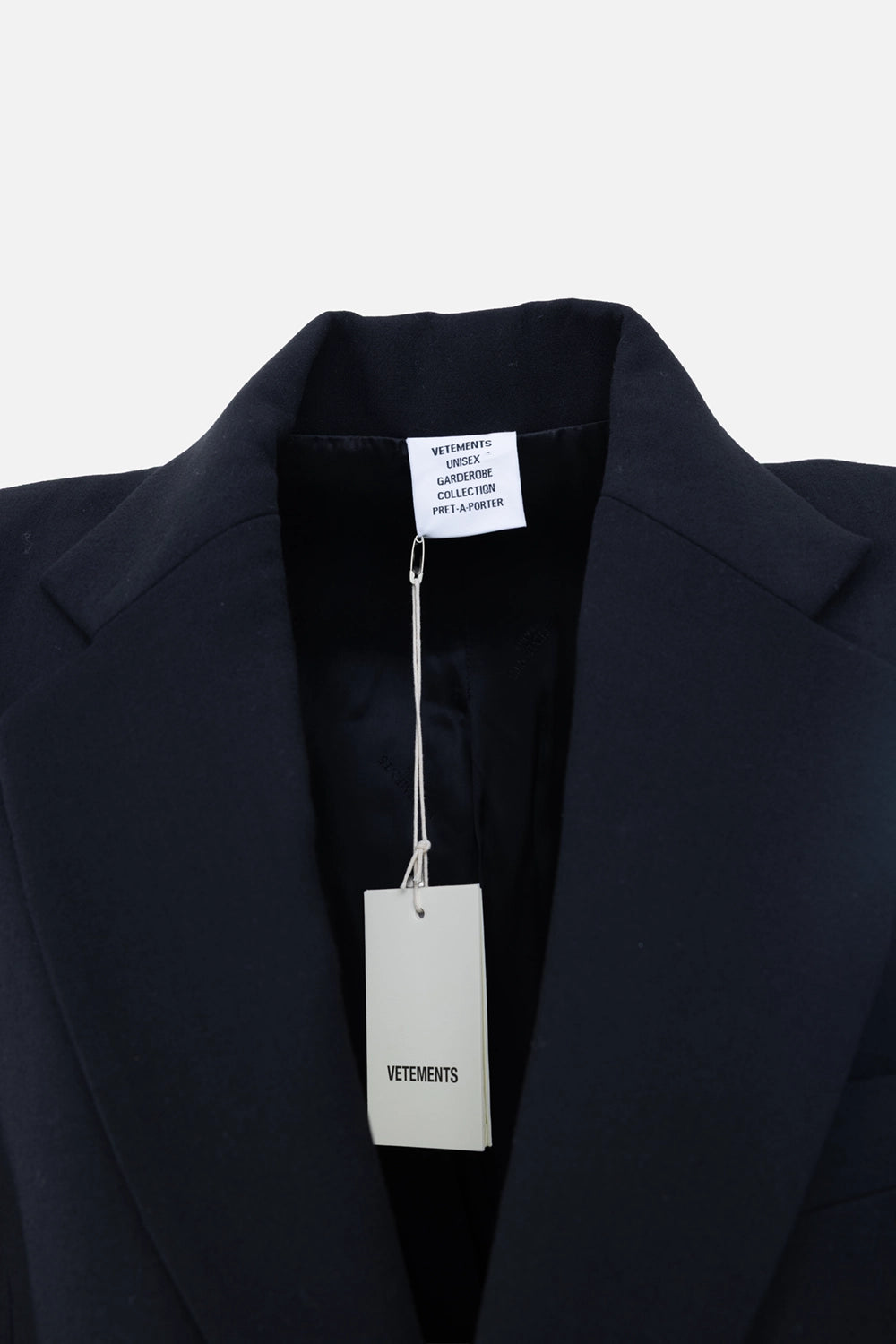 Pre-owned Vetements unisex blazer in black, label view, Garderobe Collection hang tag
