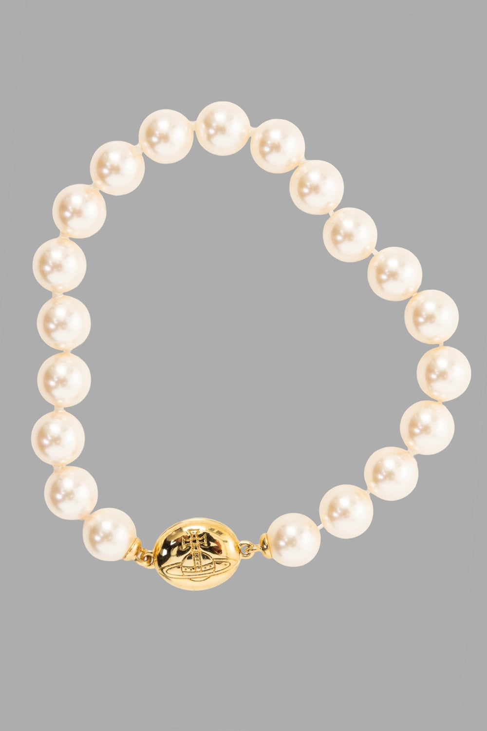 Vivienne Westwood women pearl bracelet in gold, front view, hand-knotted pearls with magnetic Orb clasp.