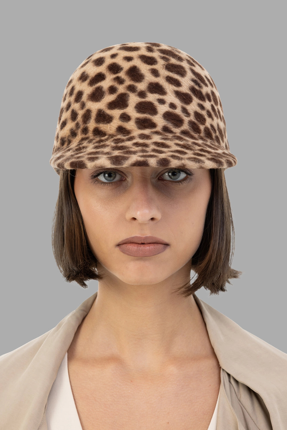 KIJIMA TAKAYUKI unisex leopard-print cap in beige/brown, front view, short brim and plush finish