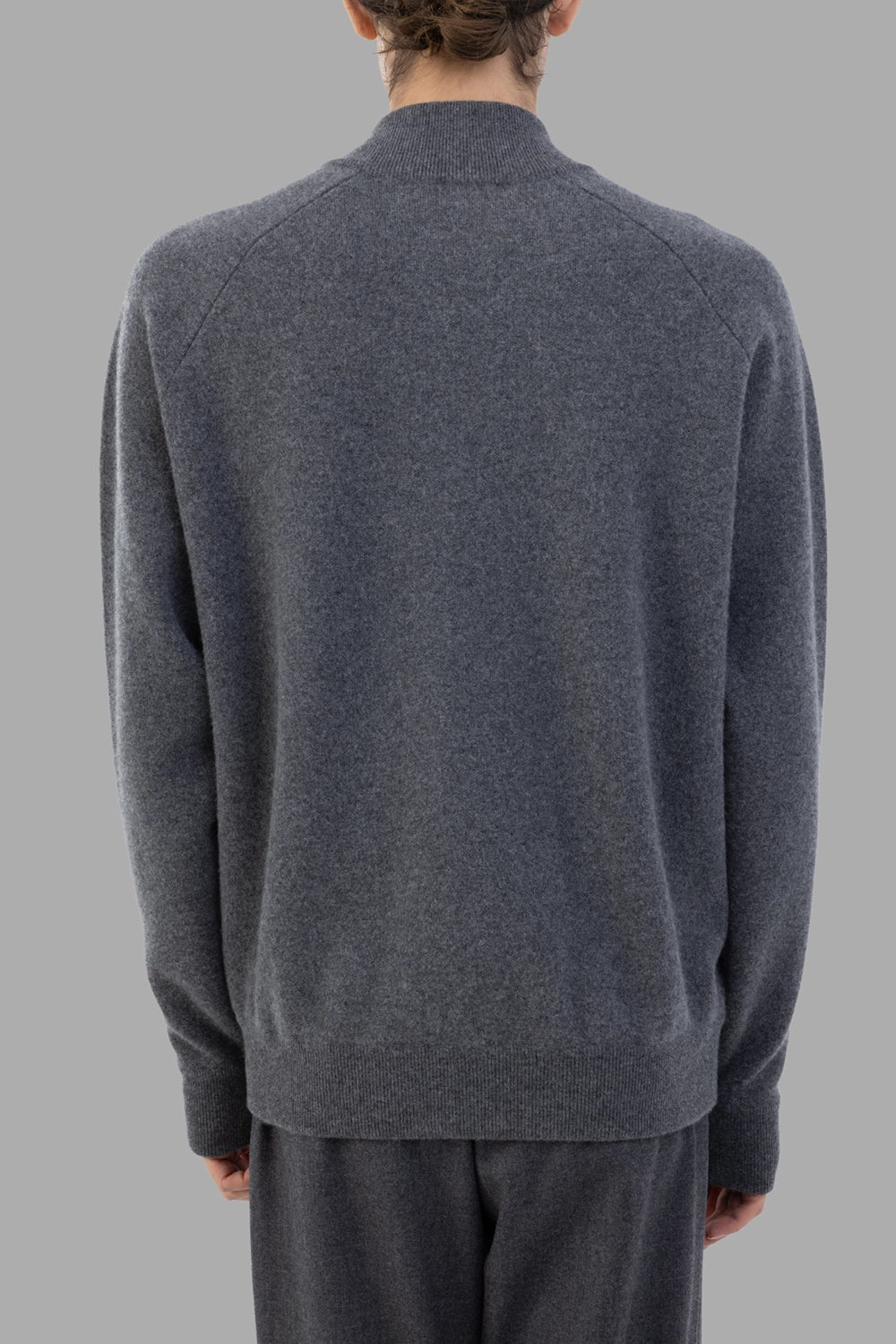 Aion cardigan in anthracite, front view, central metal zipper and ribbed hem and cuffs