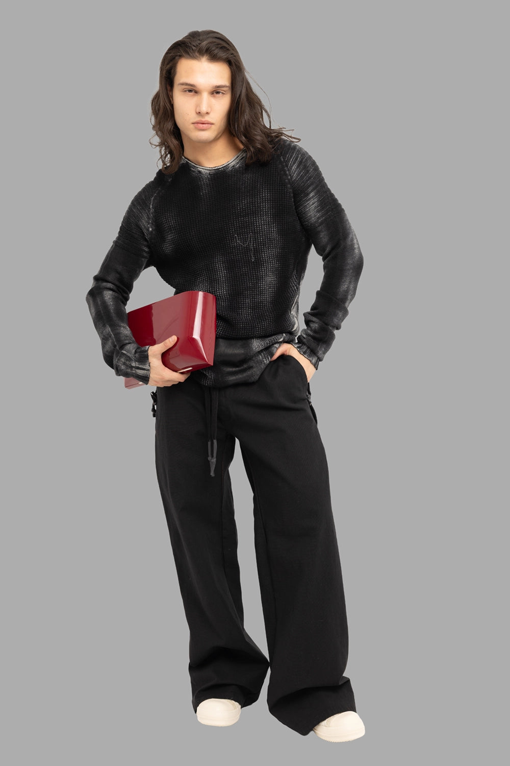 MD75 men’s leather-effect waffle-knit crewneck in black, on-model full length, longline hem.