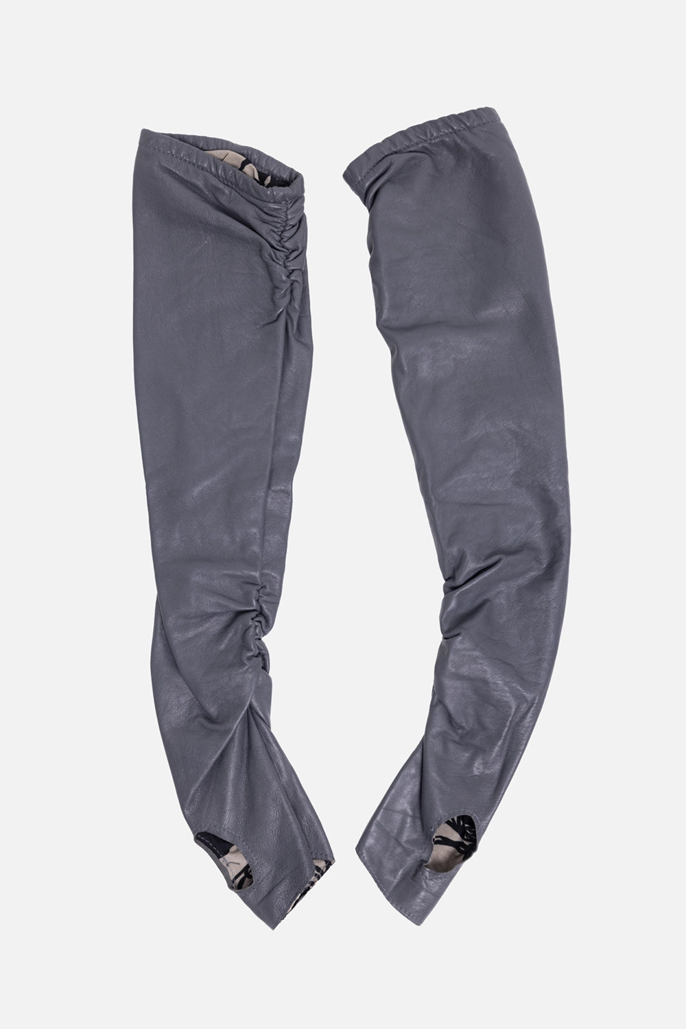 Pre-owned Alice San Diego arm-length gloves in grey, front view, ruched seam and thumbhole with patterned lining