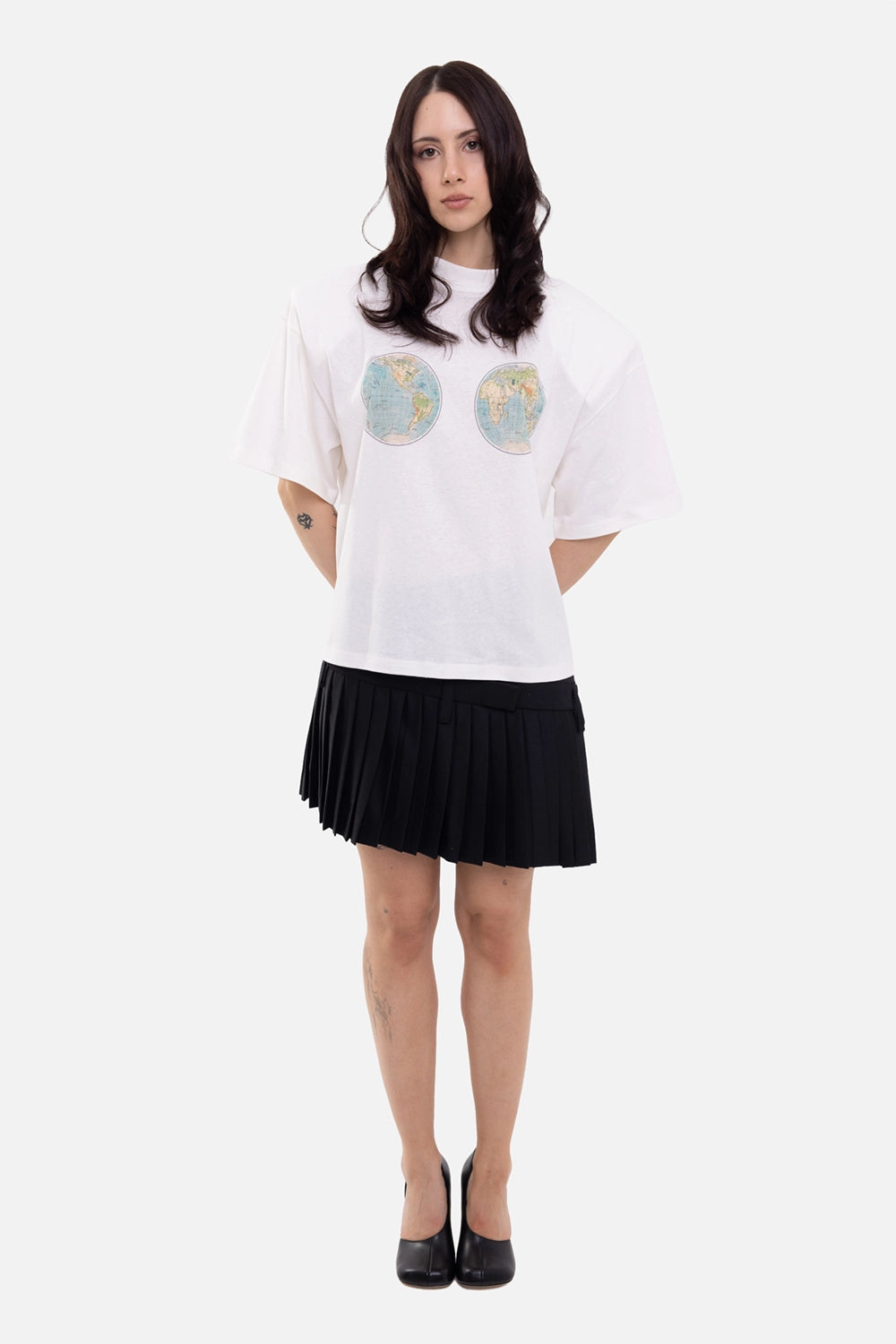 A.W.A.K.E. MODE women's T-shirt in white, on-model full-length view, map print and wide sleeves