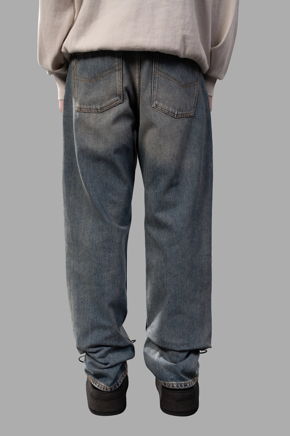 Zadig & Voltaire jeans in Light Blue, back view, two patch pockets and straight leg