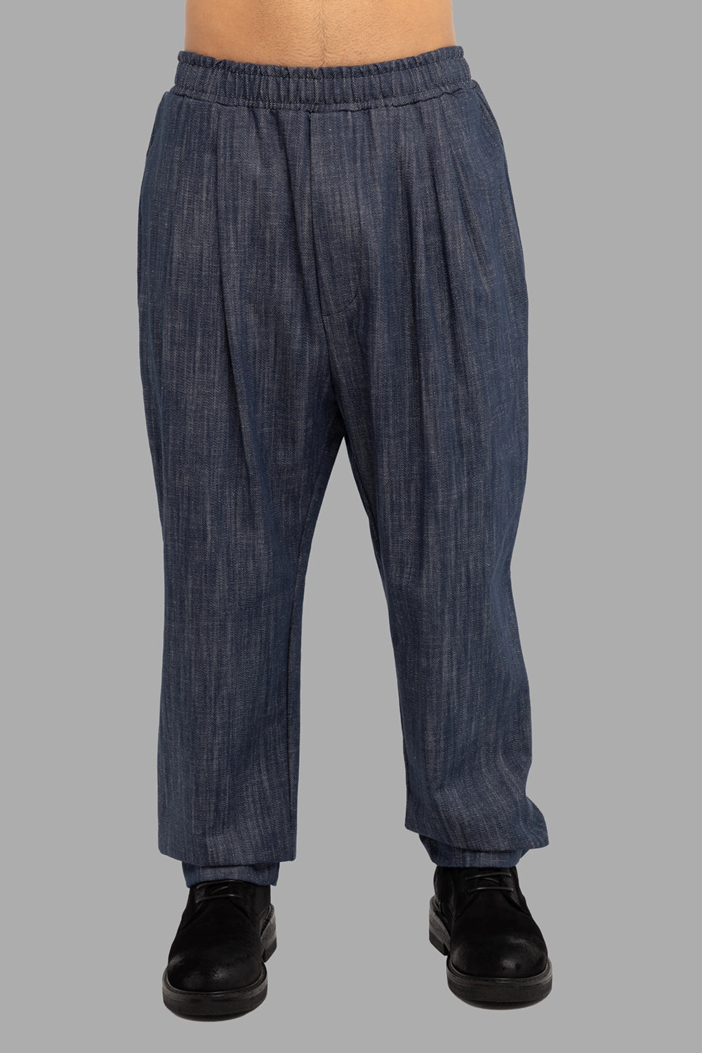Gaëlle Paris men's jogger trousers in blue, front view, double pleats and elastic waistband